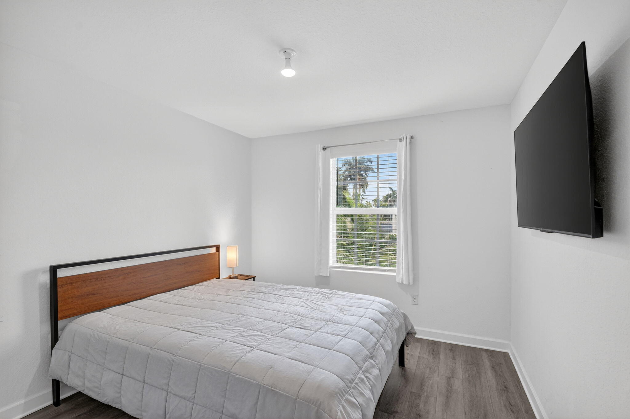 LAKESHORE AT THE FOUNTAINS - Residential