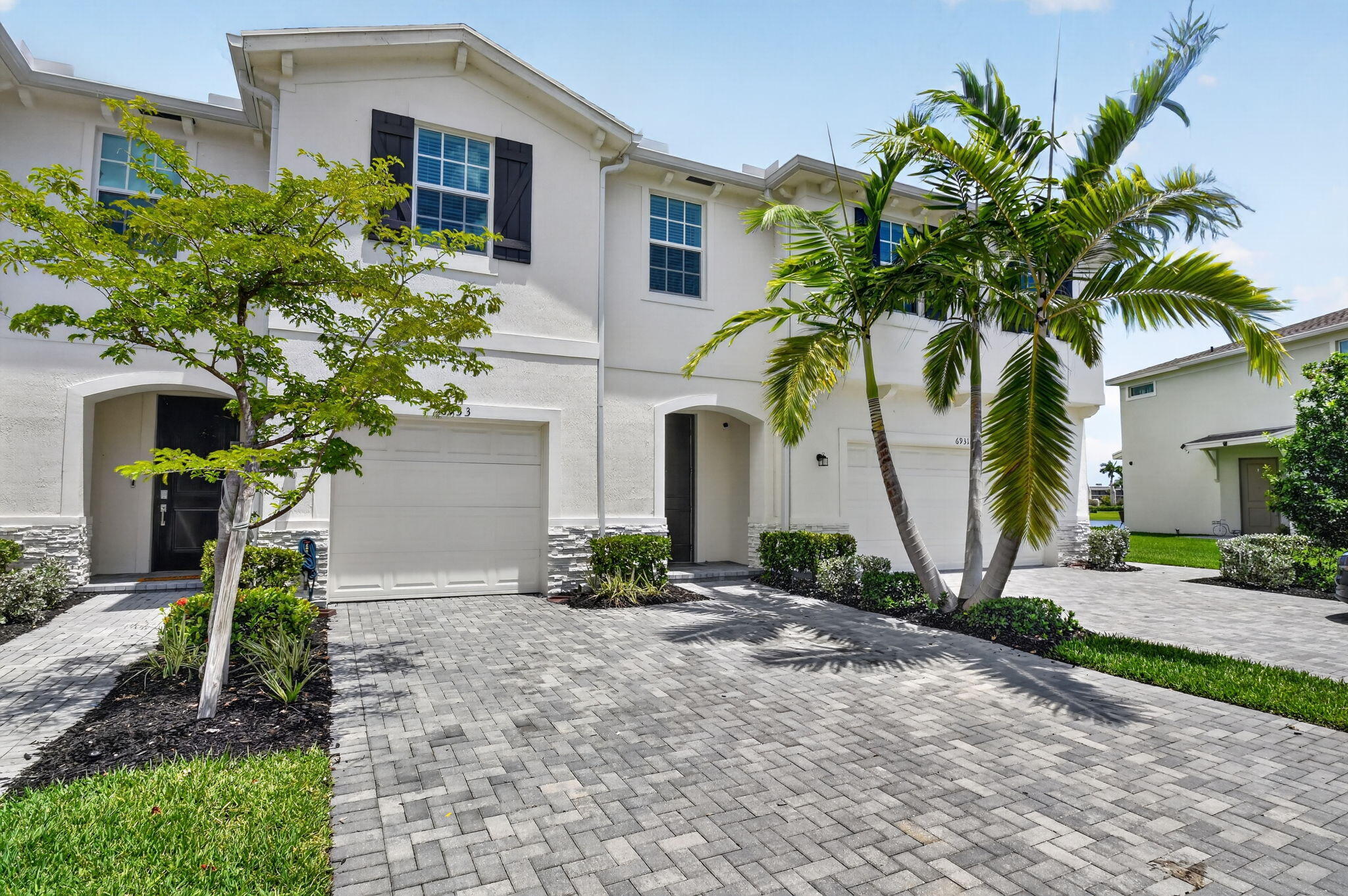 LAKESHORE AT THE FOUNTAINS - Residential