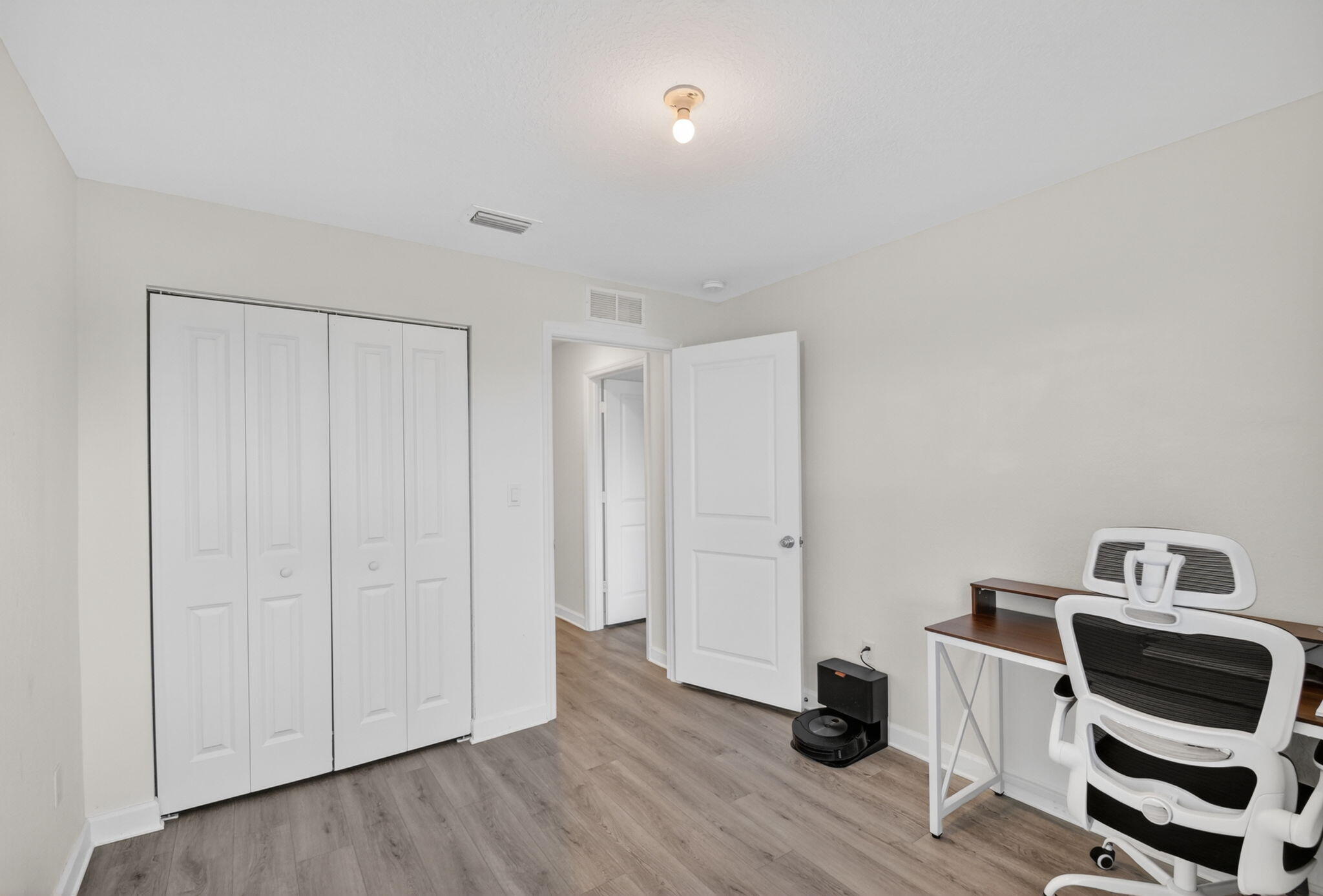 LAKESHORE AT THE FOUNTAINS - Residential