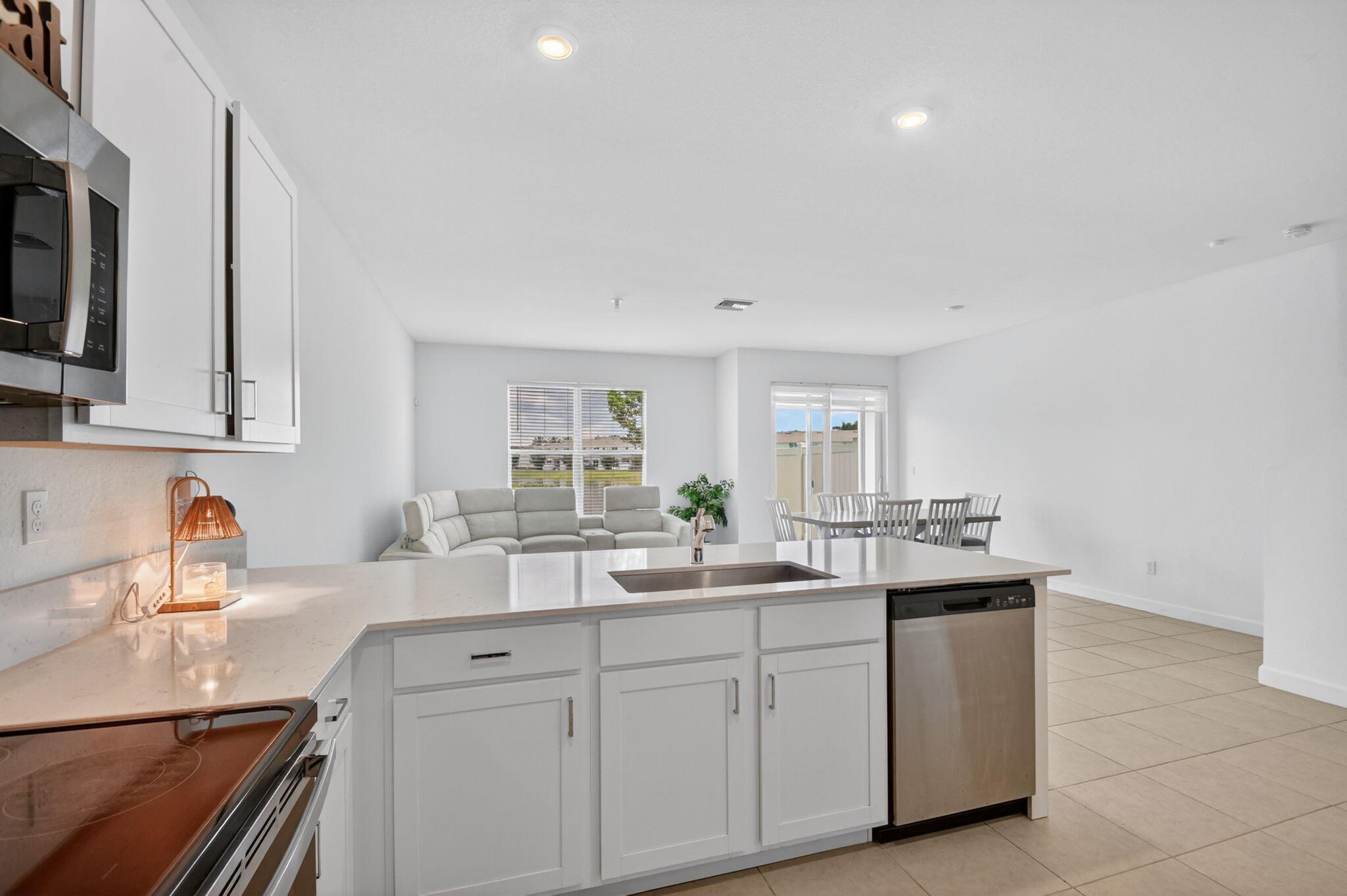 LAKESHORE AT THE FOUNTAINS - Residential