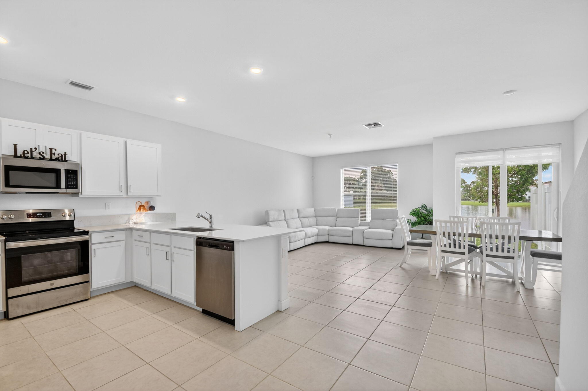 LAKESHORE AT THE FOUNTAINS - Residential