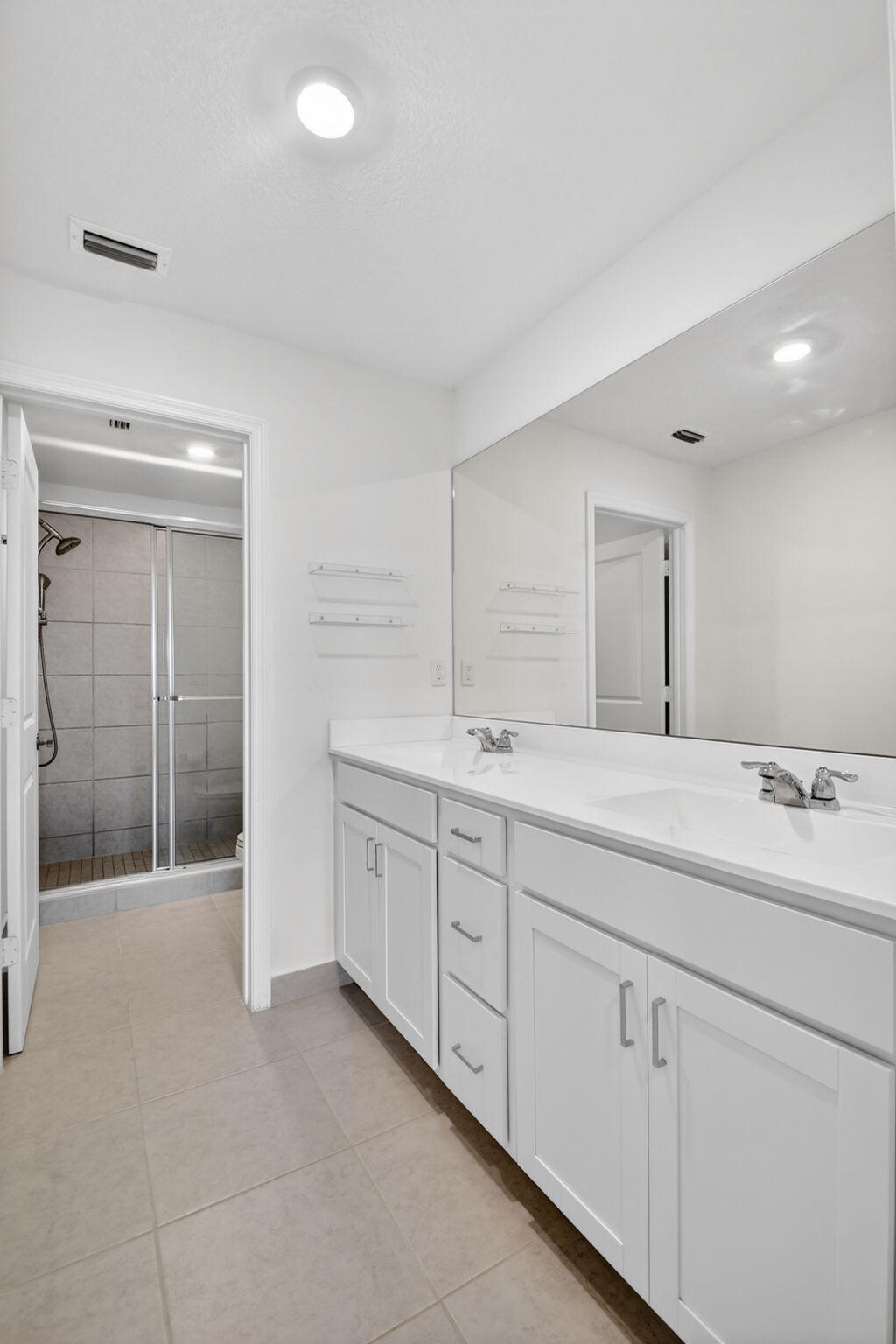 LAKESHORE AT THE FOUNTAINS - Residential