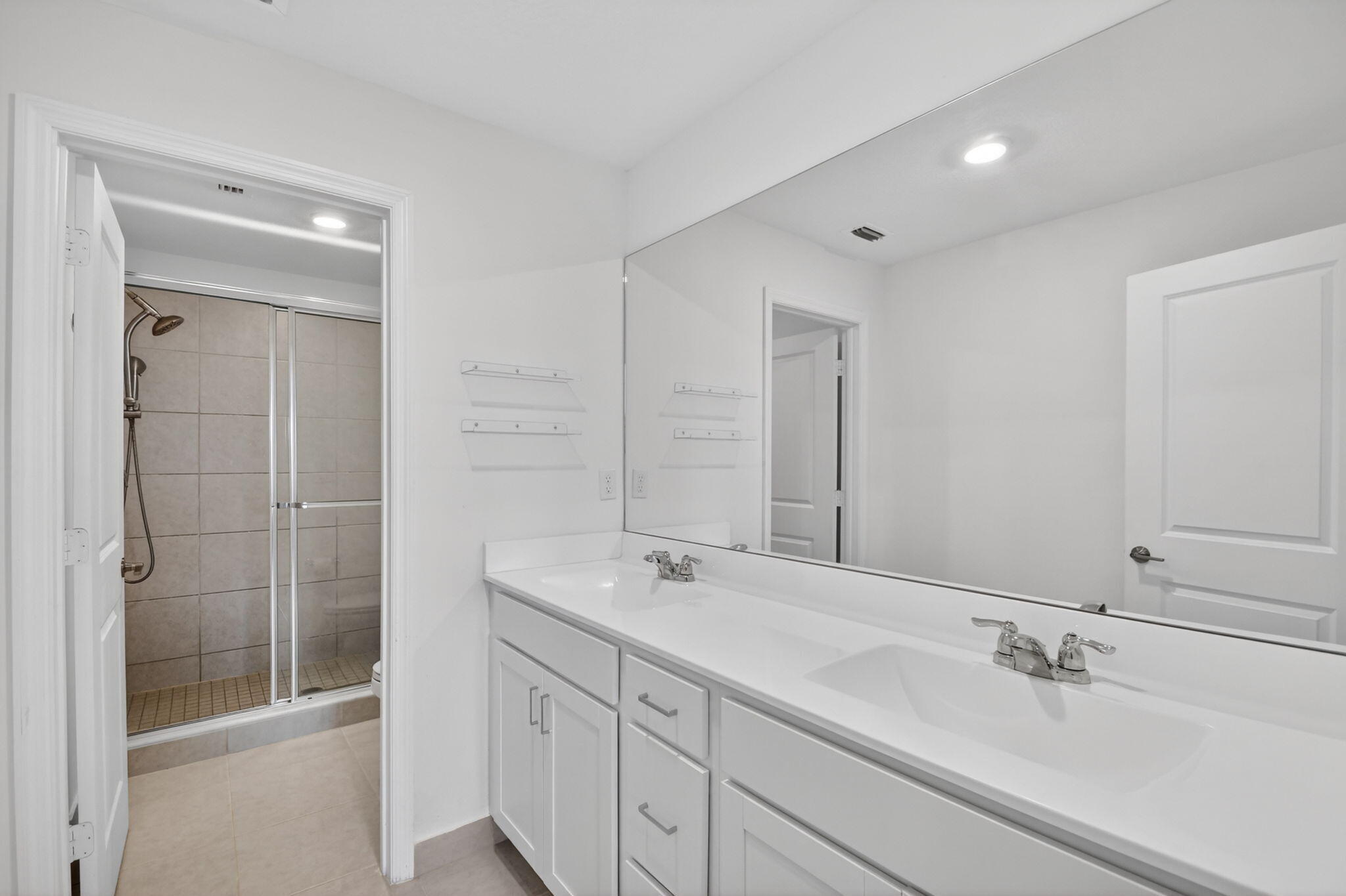 LAKESHORE AT THE FOUNTAINS - Residential