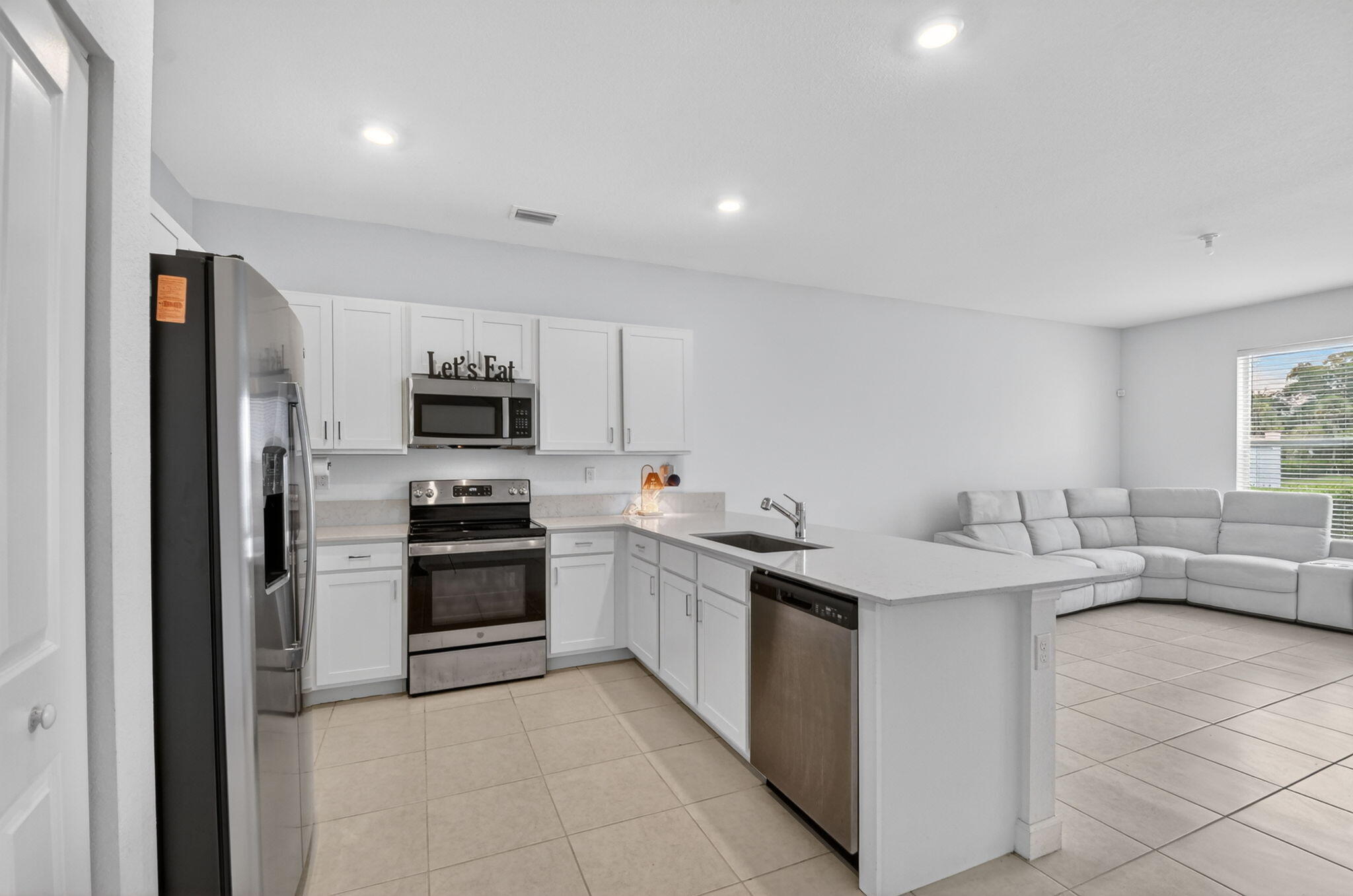 LAKESHORE AT THE FOUNTAINS - Residential