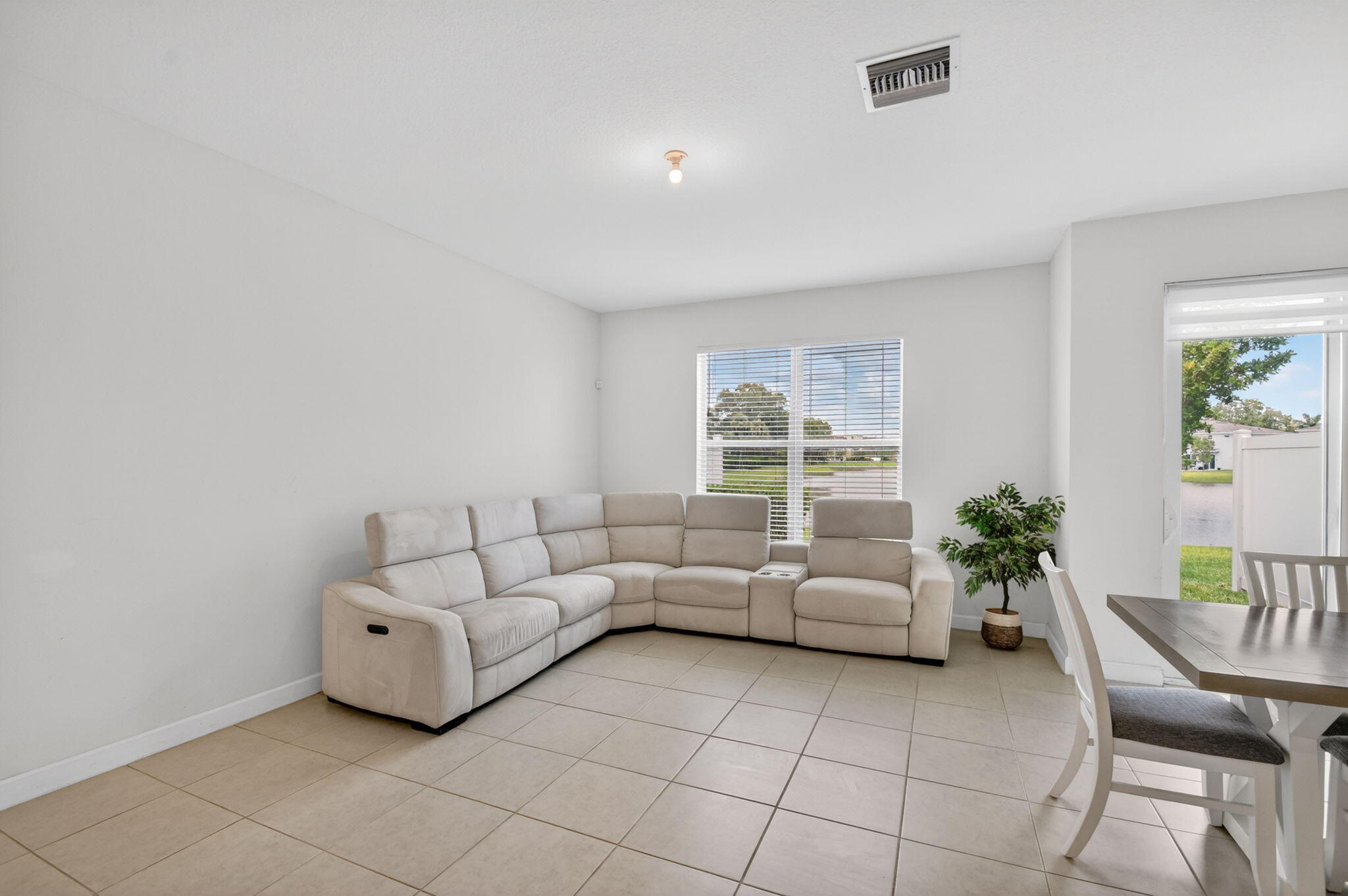 LAKESHORE AT THE FOUNTAINS - Residential