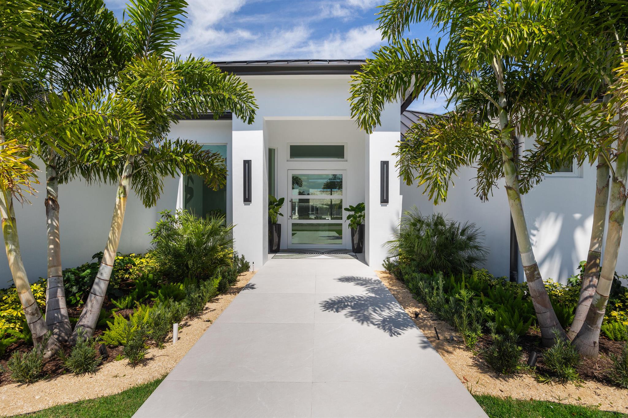 23 Leeward Circle