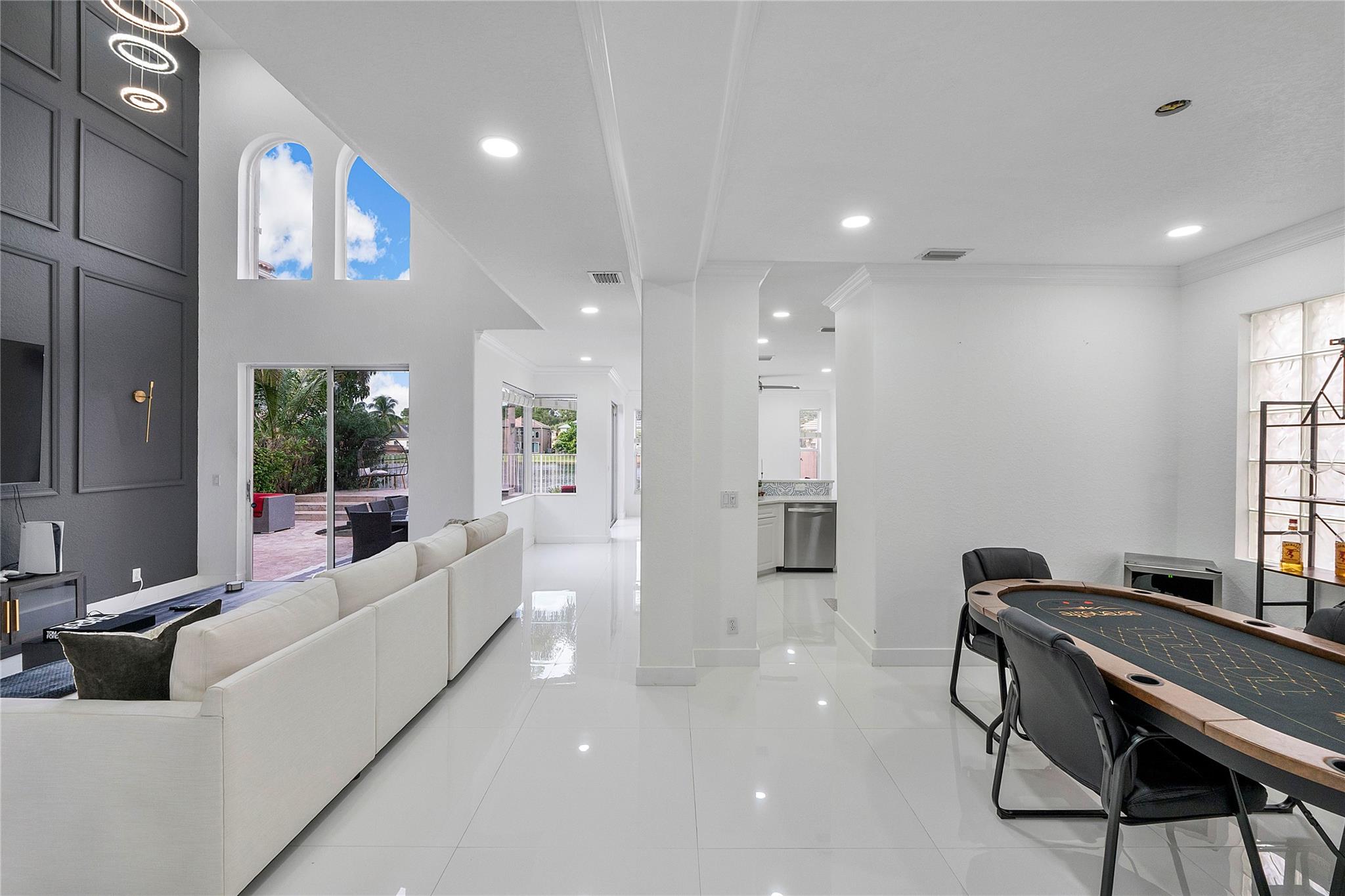 BOYNTON ESTATES 2, The Vi - Residential Lease