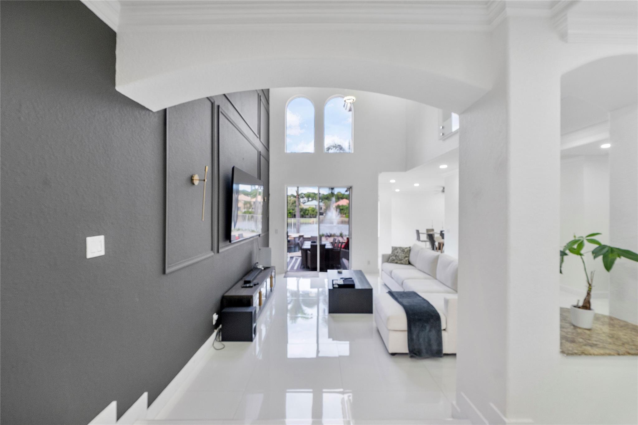 BOYNTON ESTATES 2, The Vi - Residential Lease