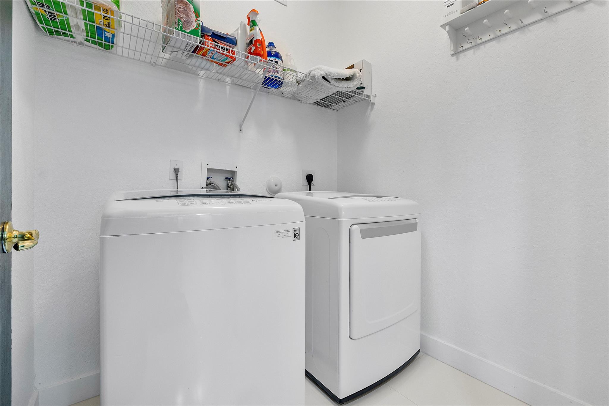 BOYNTON ESTATES 2, The Vi - Residential Lease