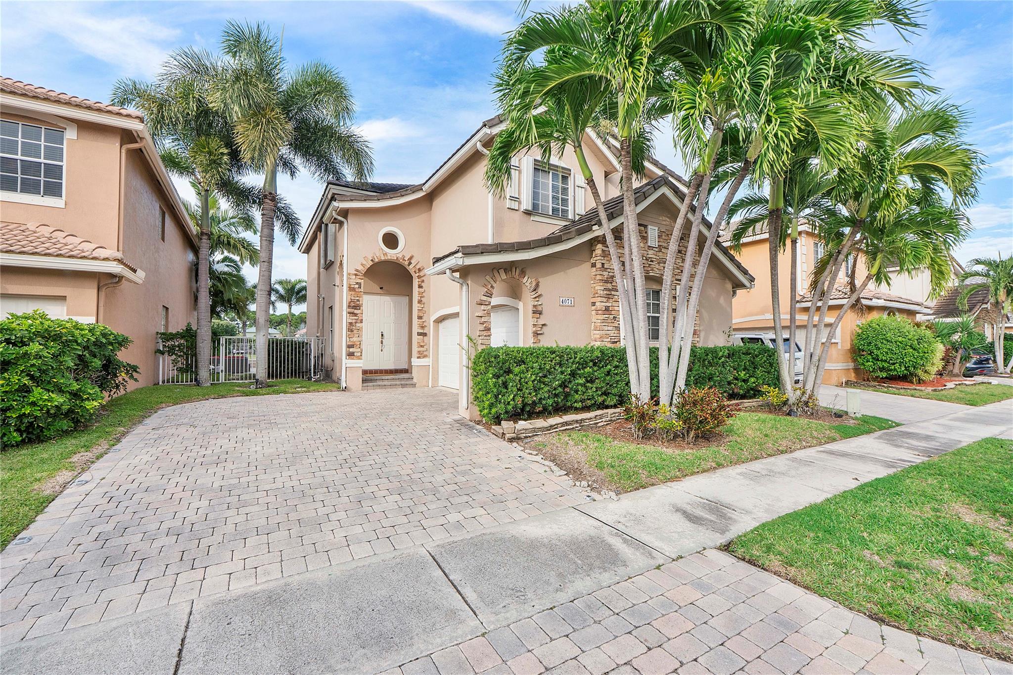 BOYNTON ESTATES 2, The Vi - Residential Lease