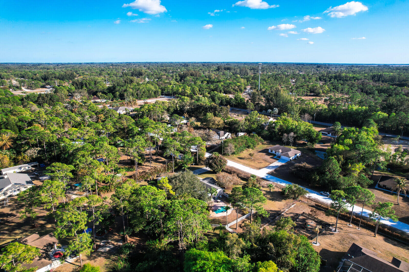 14-43-40~ E 209.6 FT OF W   4636.6 FT OF S 237.9 F - Residential