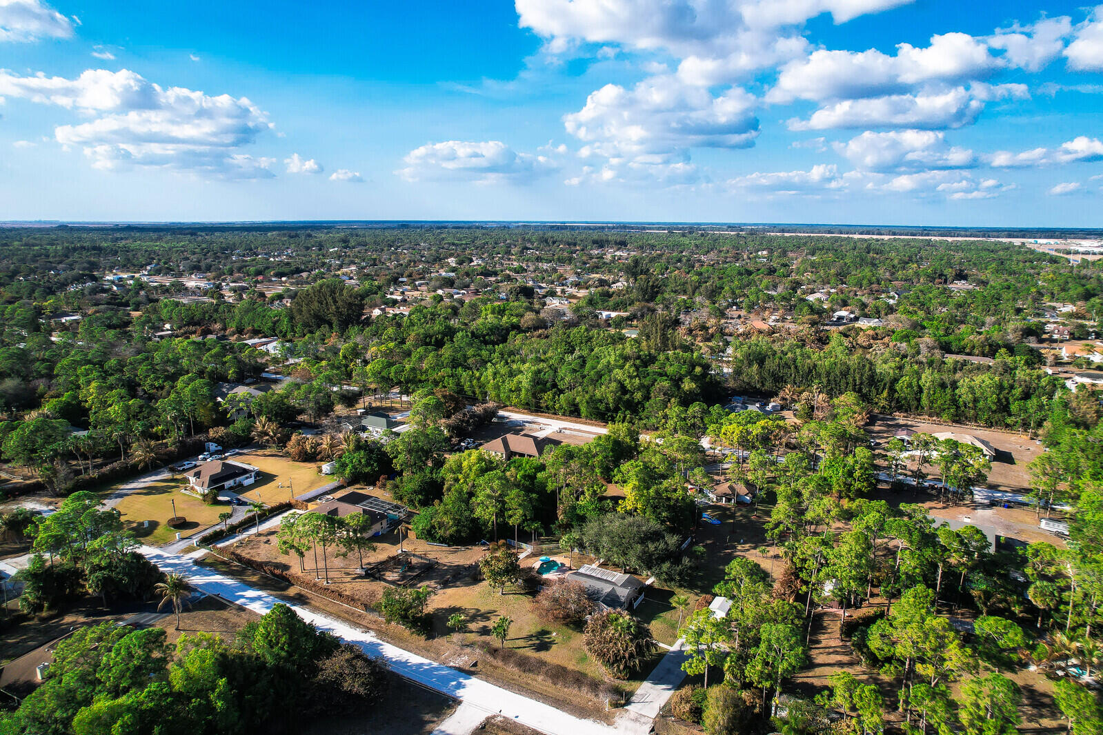 14-43-40~ E 209.6 FT OF W   4636.6 FT OF S 237.9 F - Residential