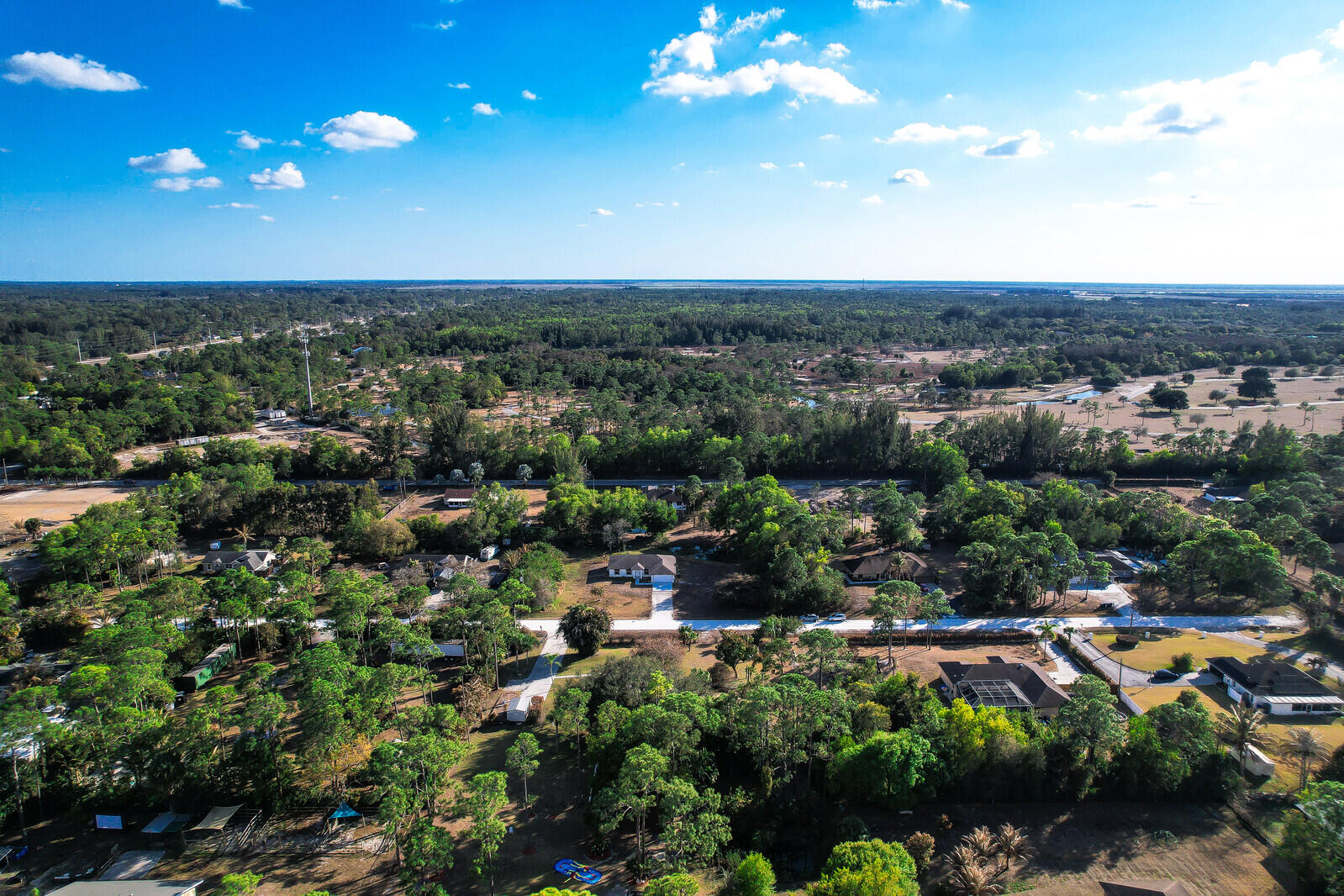 14-43-40~ E 209.6 FT OF W   4636.6 FT OF S 237.9 F - Residential