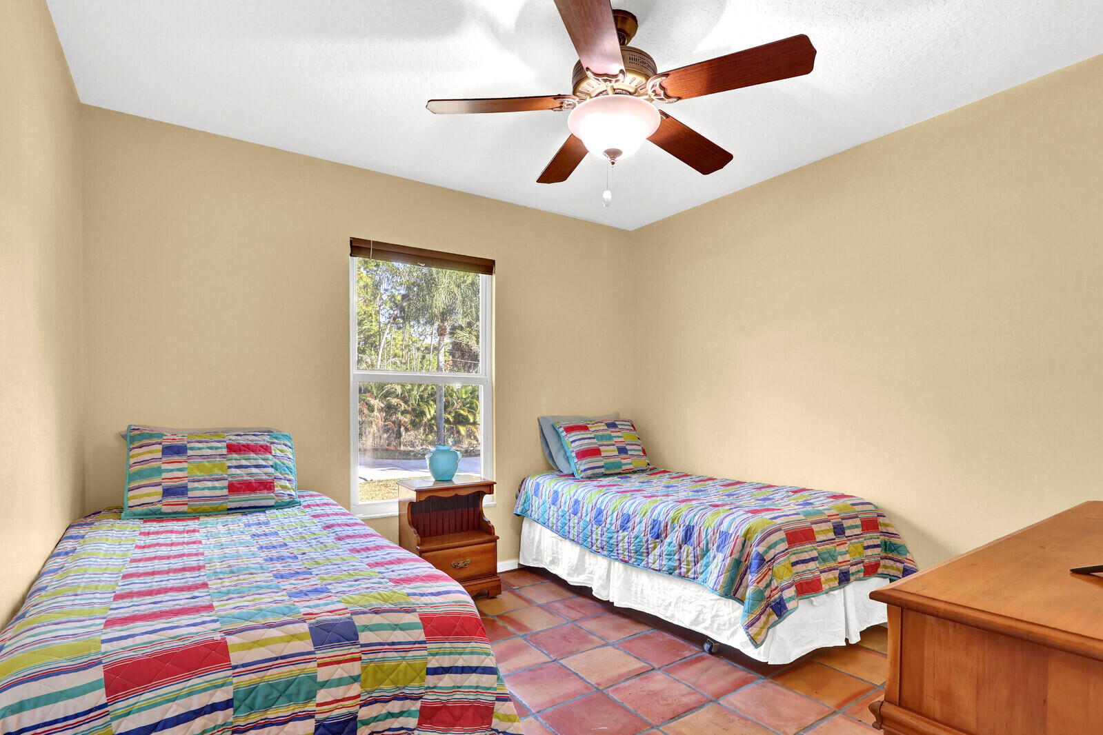 14-43-40~ E 209.6 FT OF W   4636.6 FT OF S 237.9 F - Residential