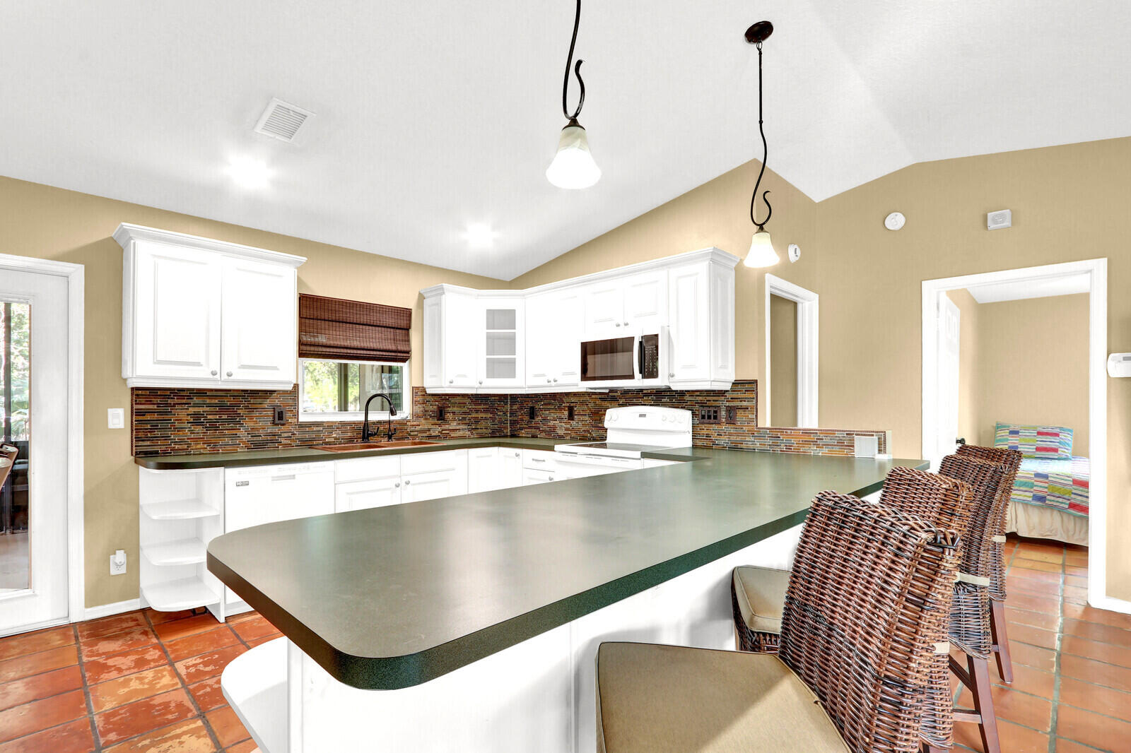 14-43-40~ E 209.6 FT OF W   4636.6 FT OF S 237.9 F - Residential