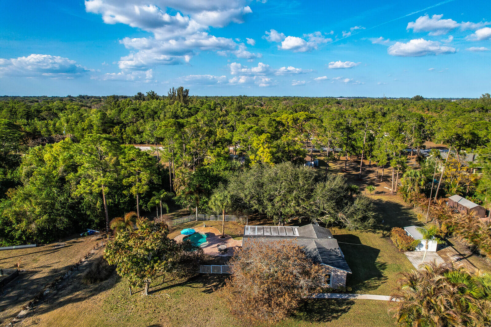 14-43-40~ E 209.6 FT OF W   4636.6 FT OF S 237.9 F - Residential