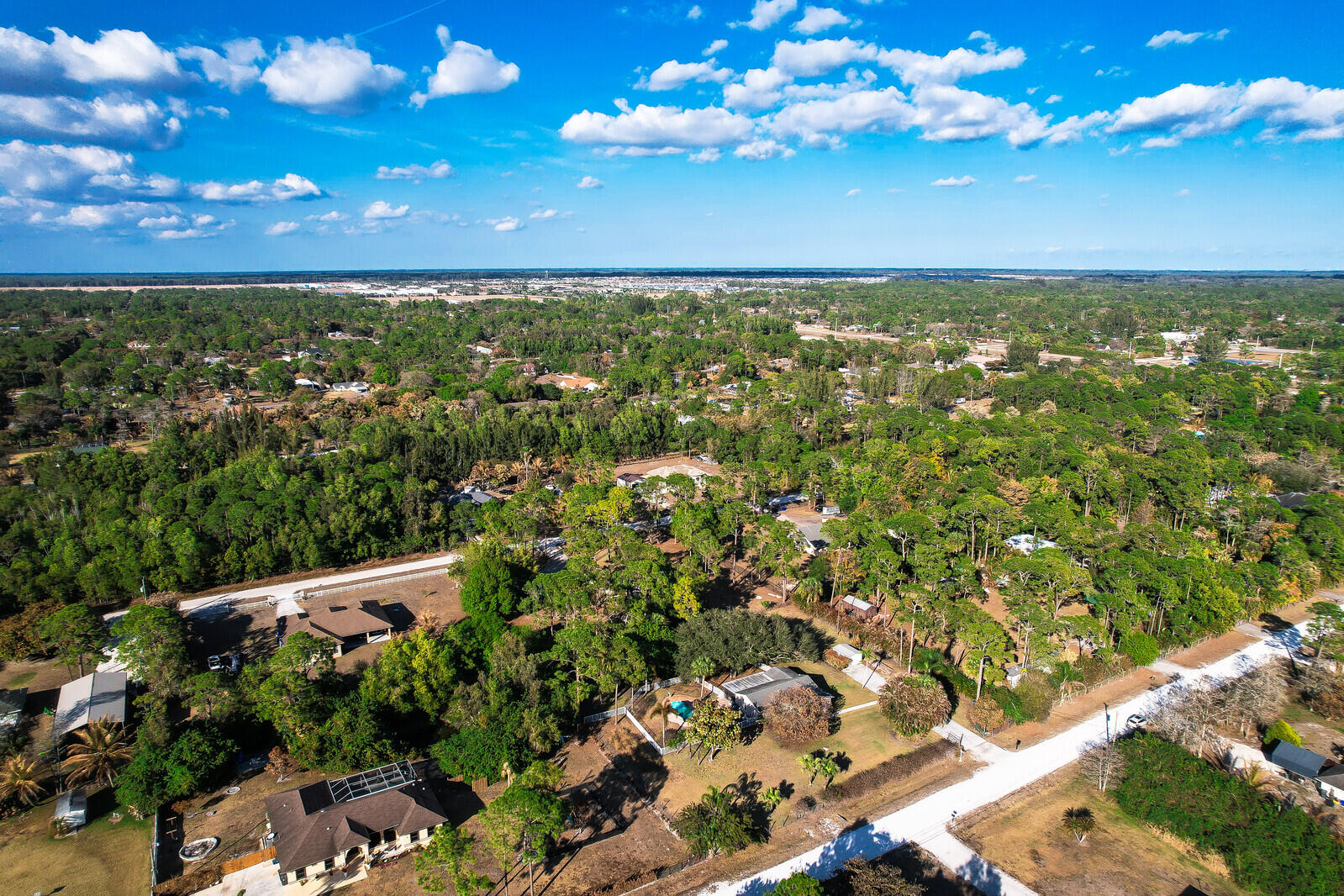 14-43-40~ E 209.6 FT OF W   4636.6 FT OF S 237.9 F - Residential