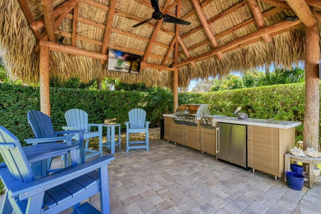 Photo of 2347 Windsor Road, Palm Beach Gardens, FL 33410 (MLS # R11125165)