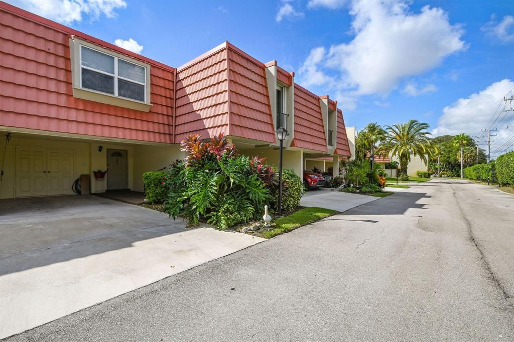 Photo of 384 Golfview Road #D, North Palm Beach, FL 33408 (MLS # R10701475)