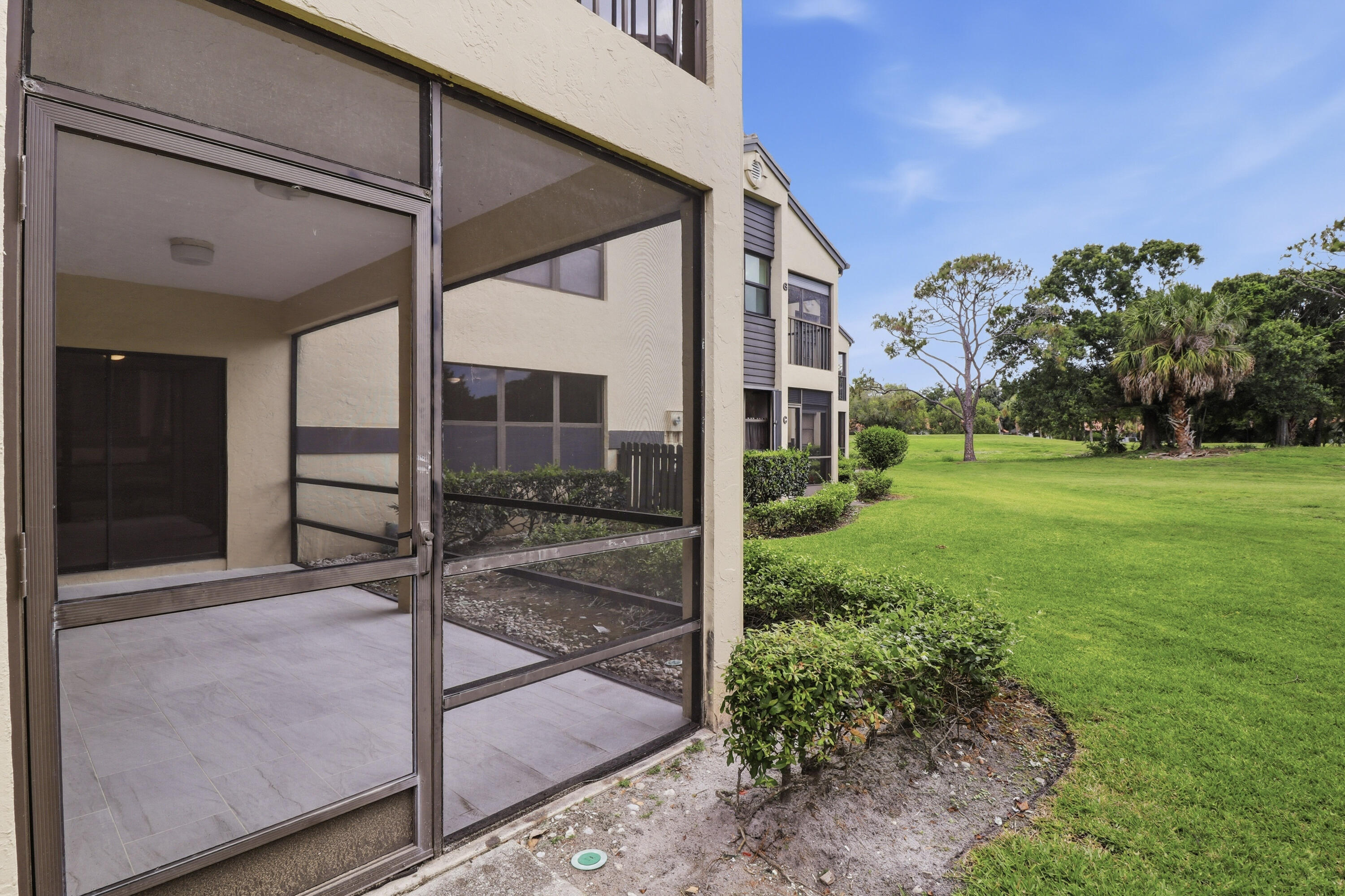 CLUBHOUSE COURT CONDO - Residential