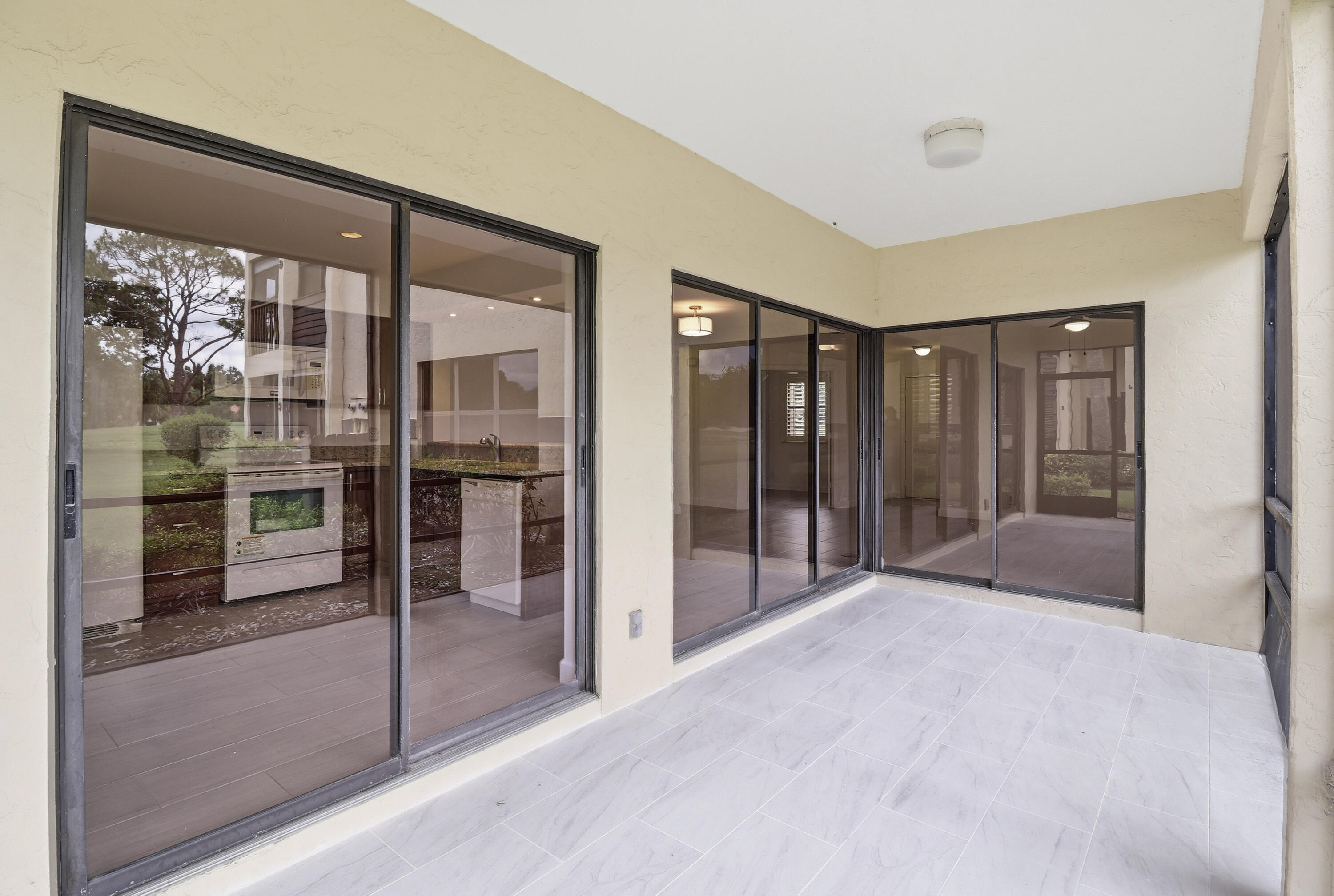CLUBHOUSE COURT CONDO - Residential