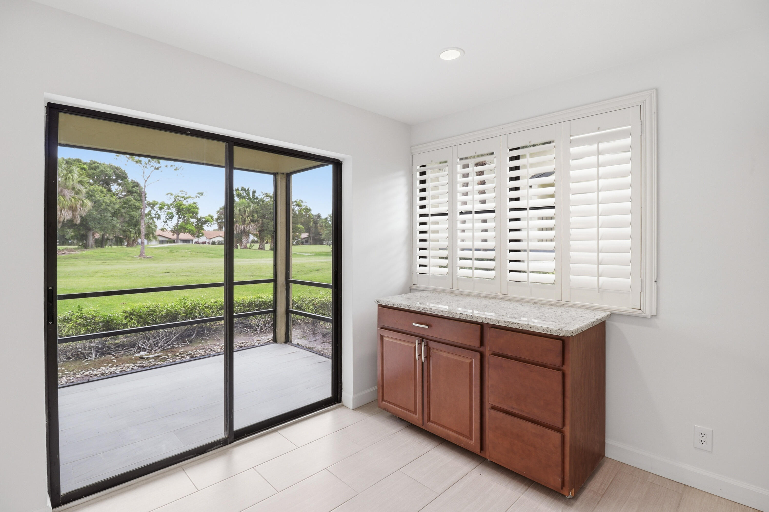 CLUBHOUSE COURT CONDO - Residential