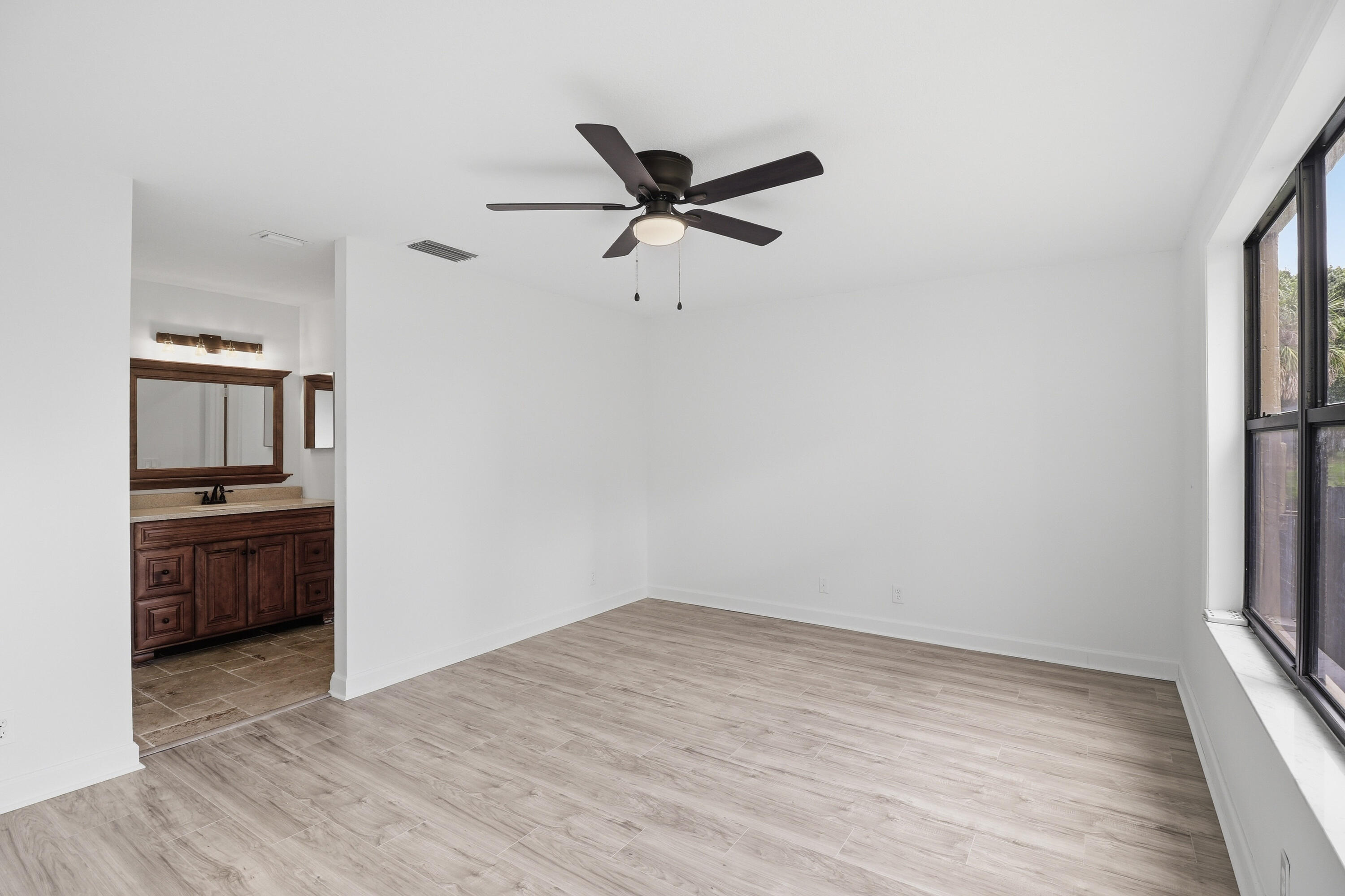 CLUBHOUSE COURT CONDO - Residential