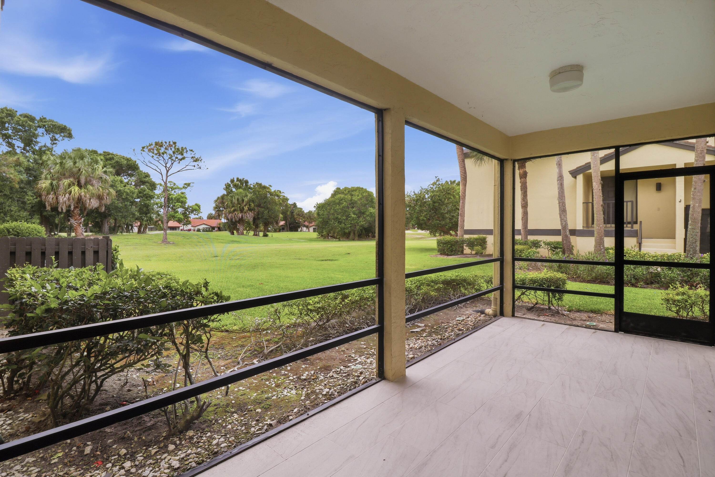 CLUBHOUSE COURT CONDO - Residential