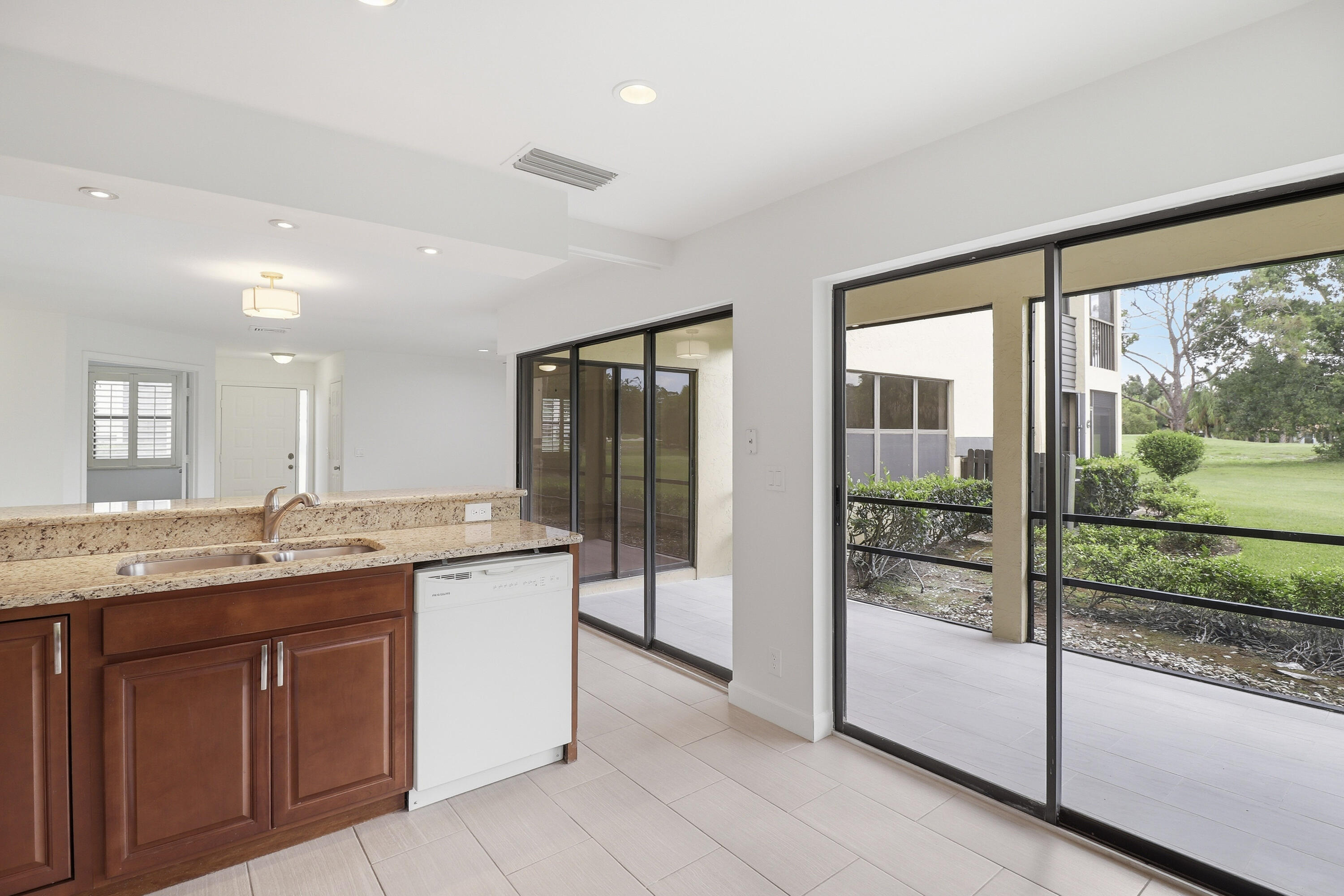 CLUBHOUSE COURT CONDO - Residential