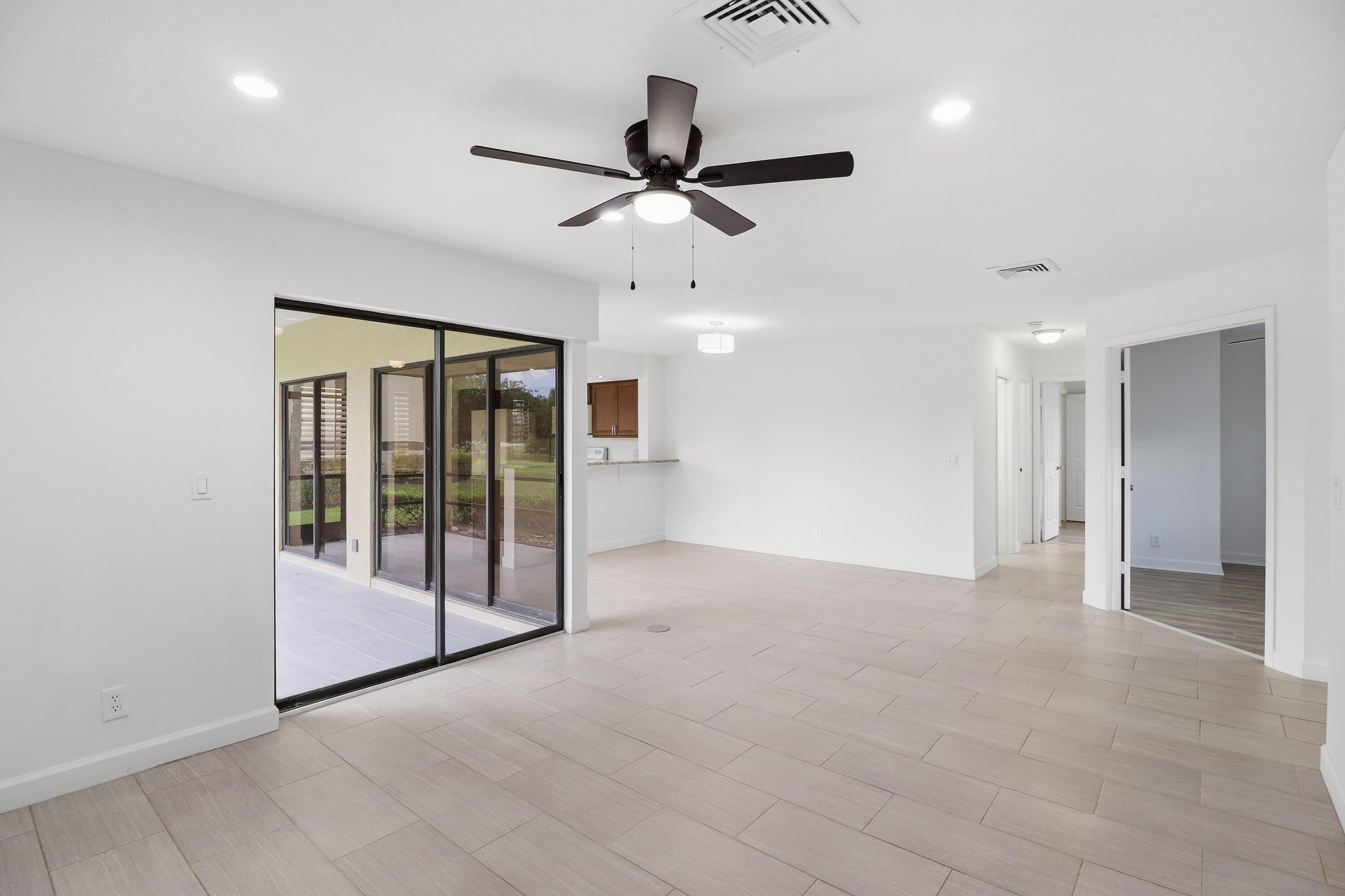 CLUBHOUSE COURT CONDO - Residential