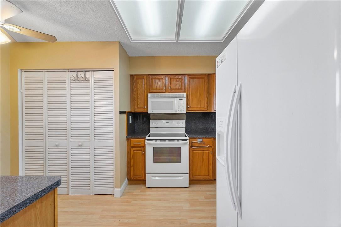 Palm Lakes - Residential