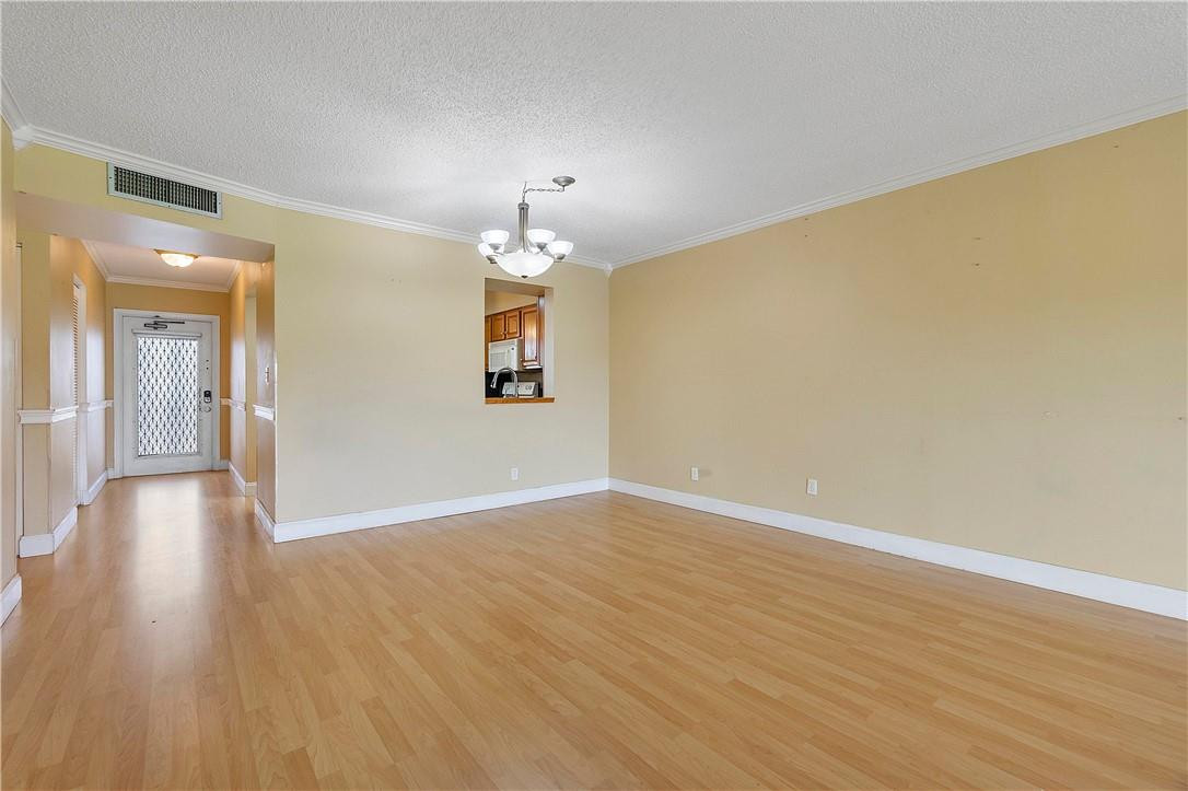 Palm Lakes - Residential