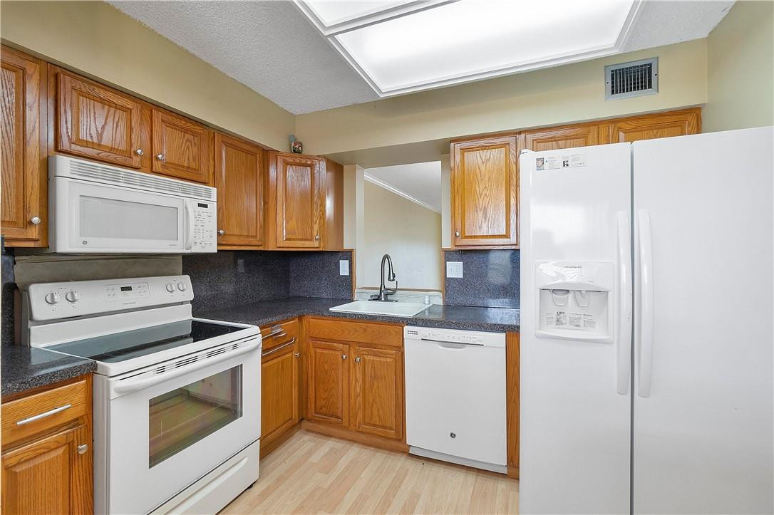 Palm Lakes - Residential