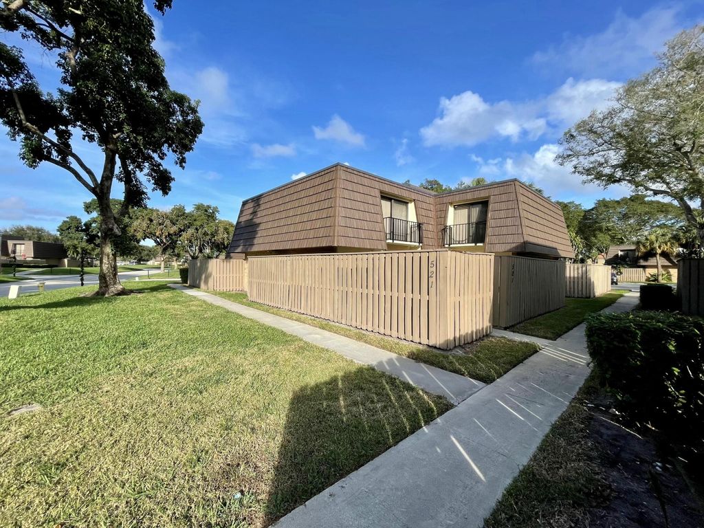 Photo of 521 5th Court, Palm Beach Gardens, FL 33410 (MLS # R10988660)