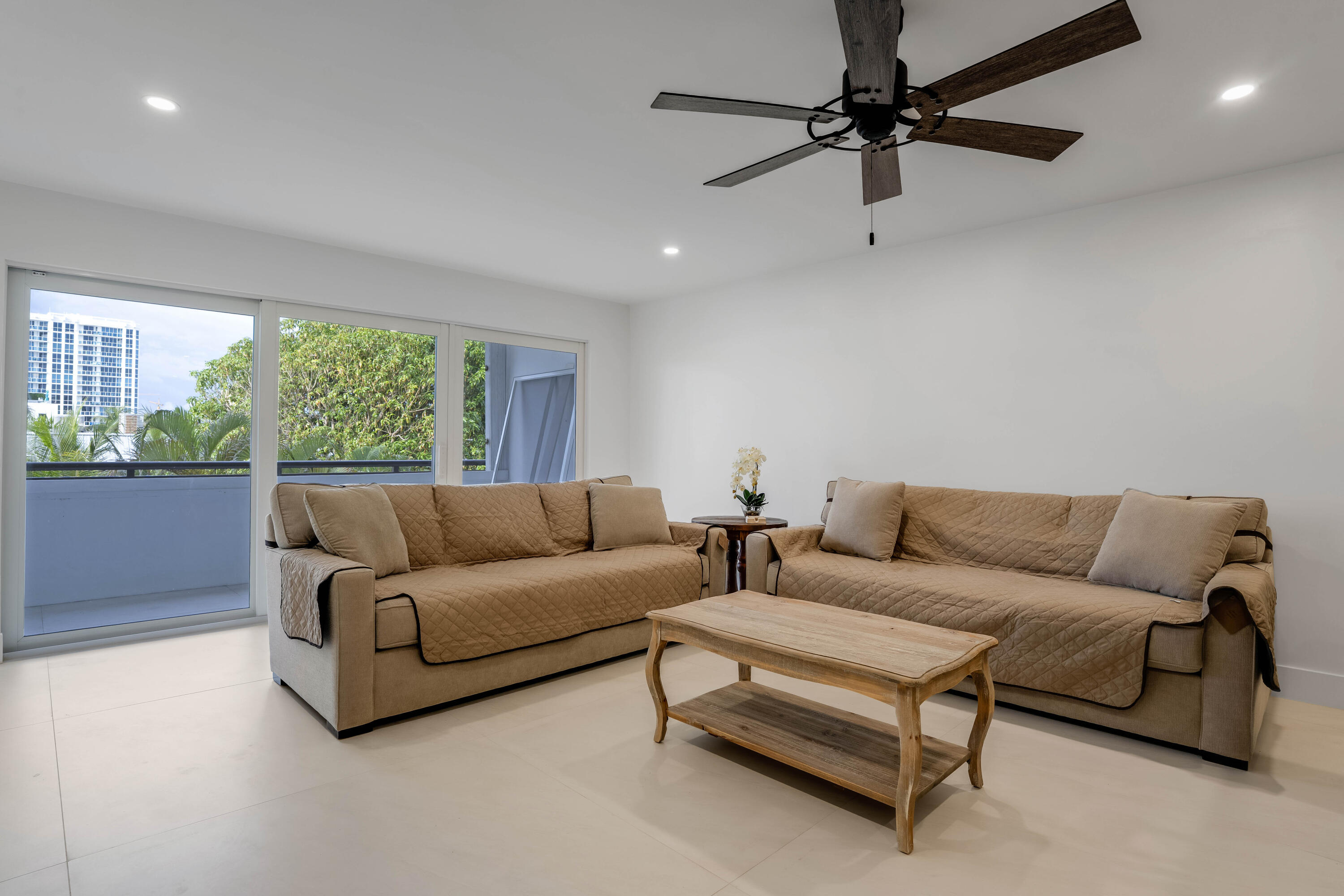 401 Briny Avenue 315