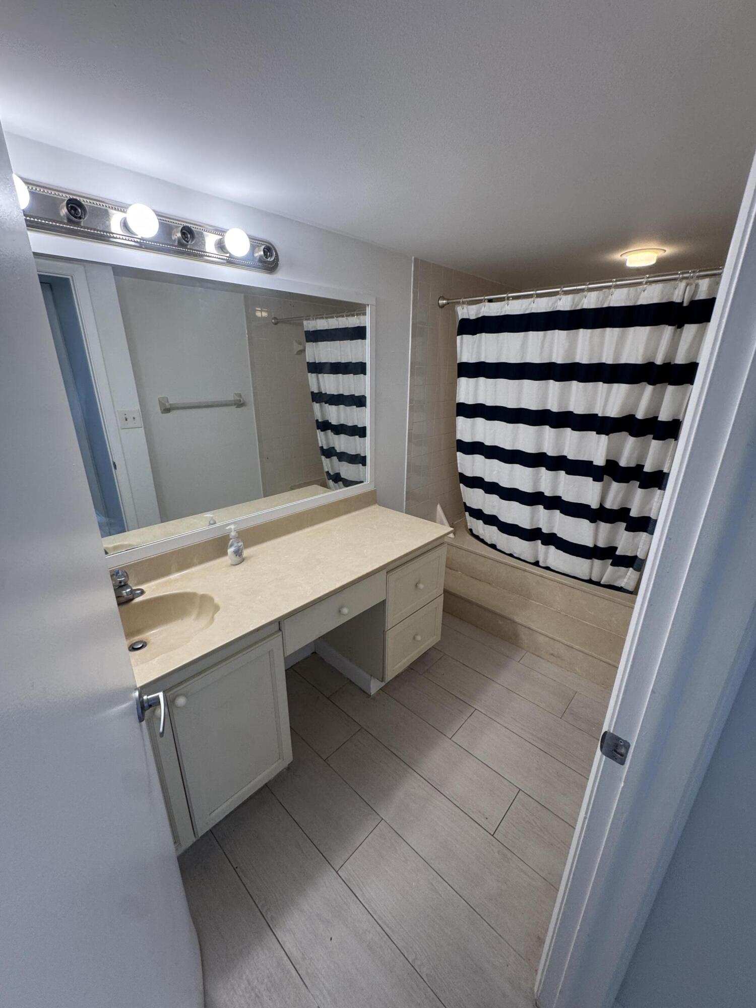 LAKE PLACE CONDO - Residential Lease