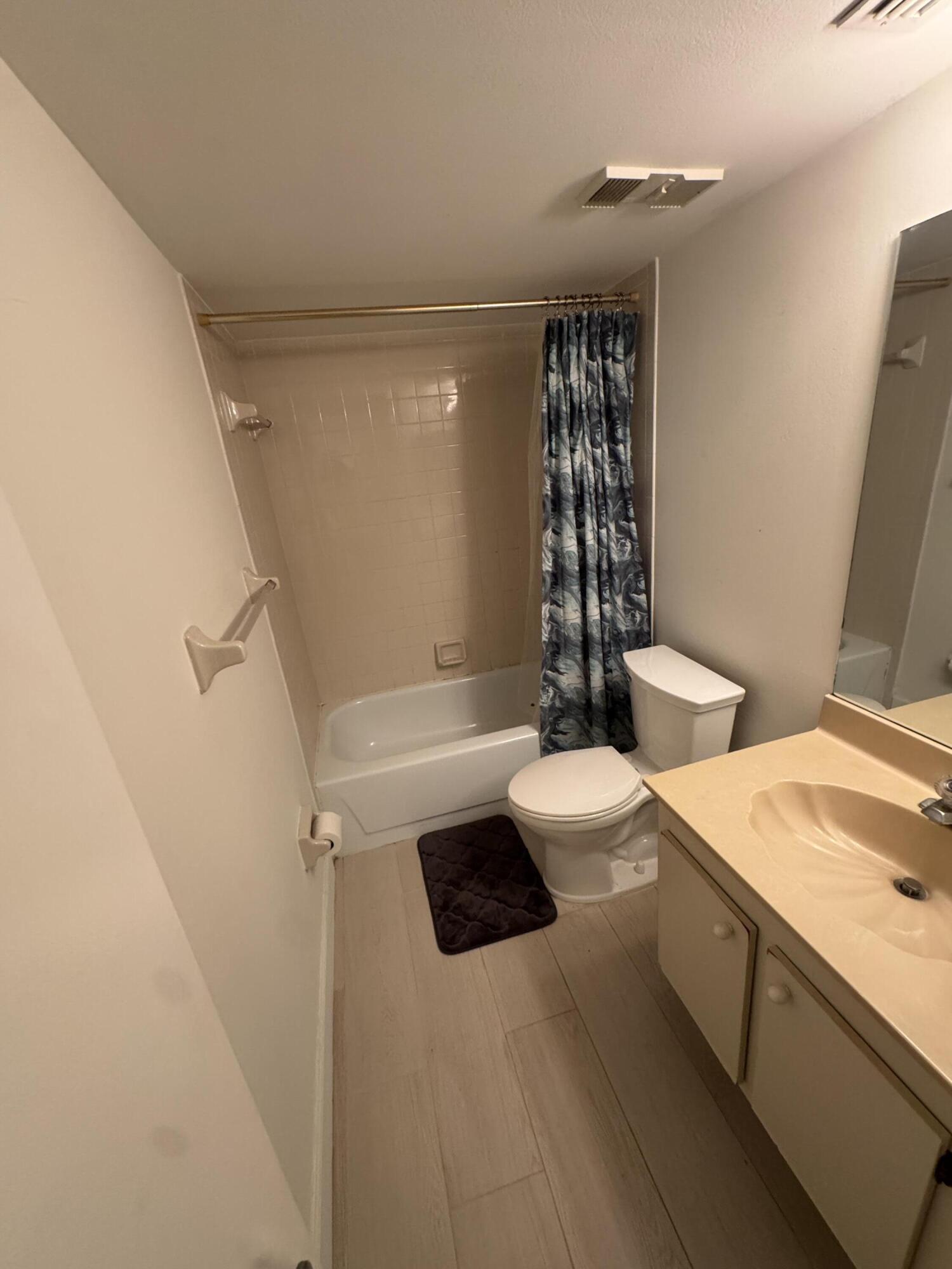 LAKE PLACE CONDO - Residential Lease