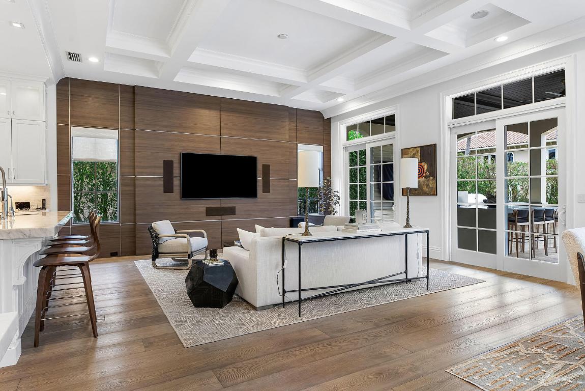 ROYAL PALM YACHT & COUNTRY CLUB - Residential