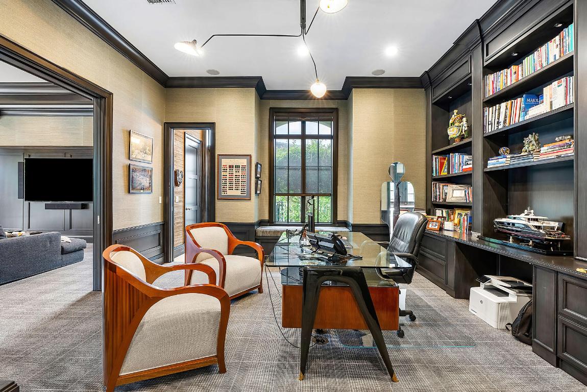 ROYAL PALM YACHT & COUNTRY CLUB - Residential