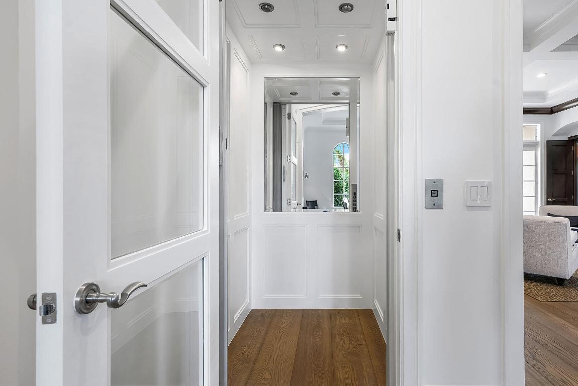 ROYAL PALM YACHT & COUNTRY CLUB - Residential