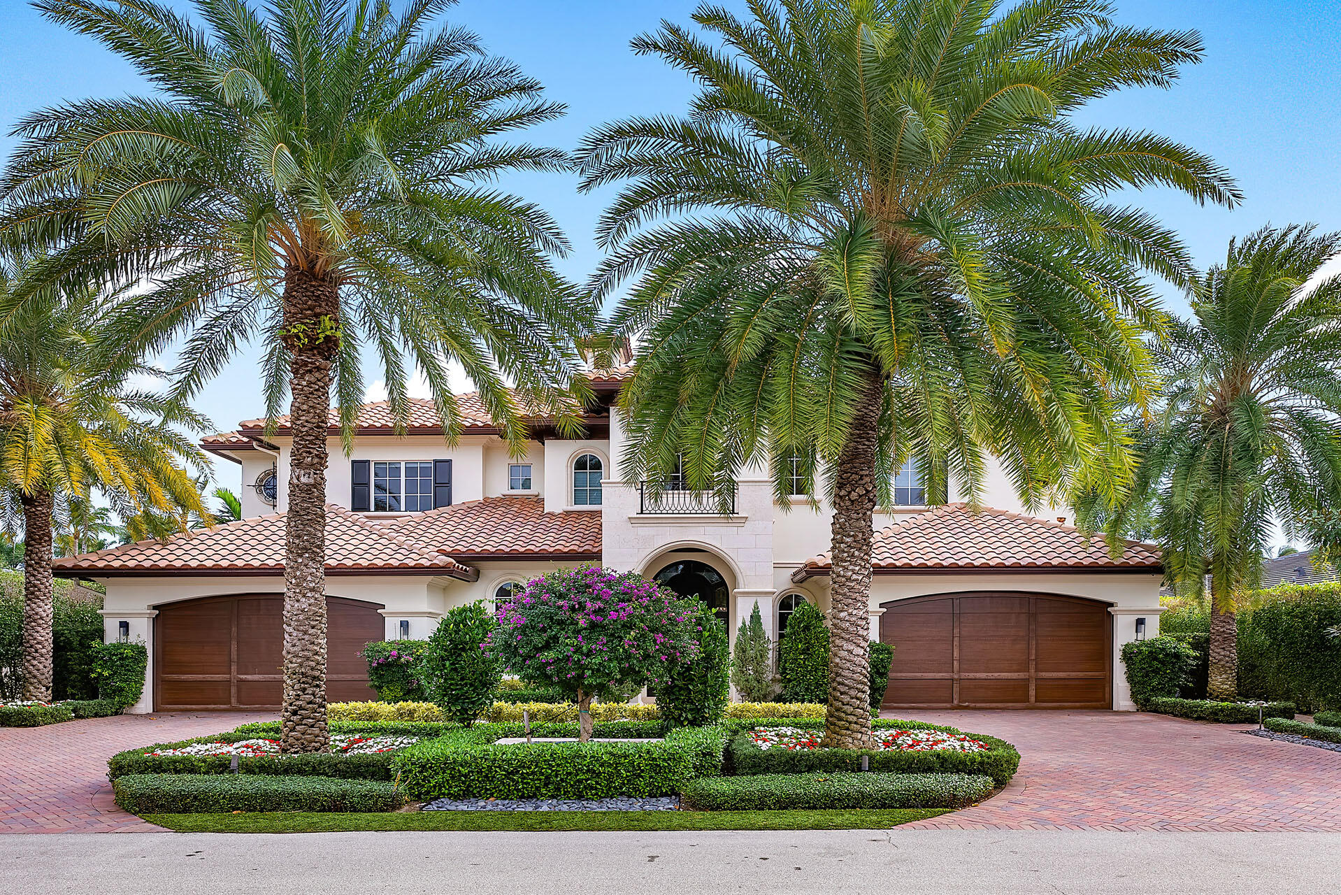 ROYAL PALM YACHT & COUNTRY CLUB - Residential