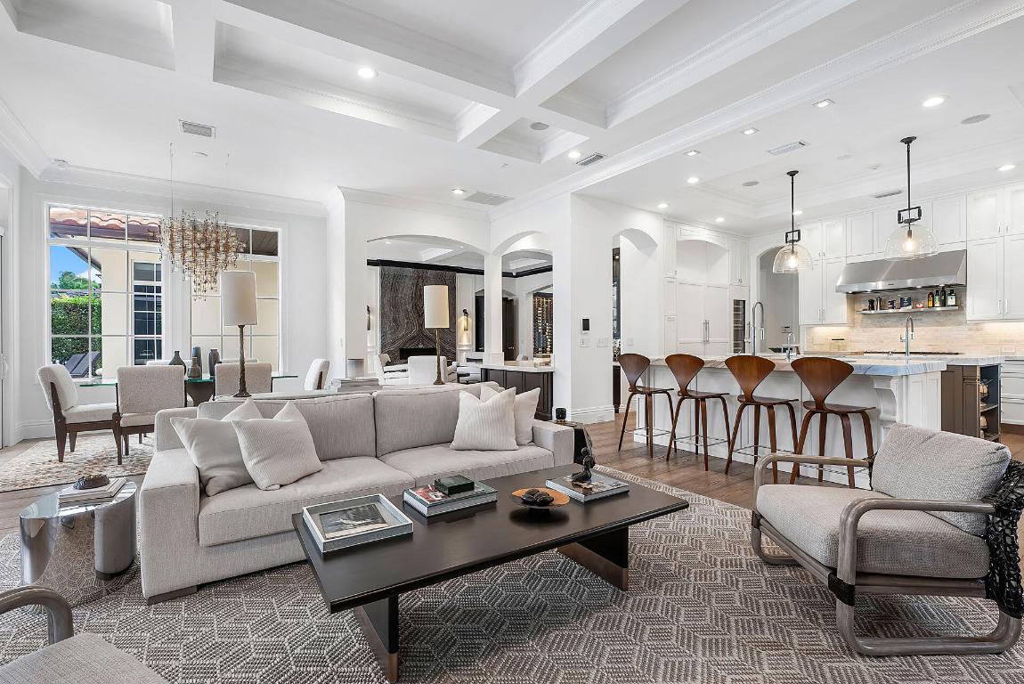 ROYAL PALM YACHT & COUNTRY CLUB - Residential