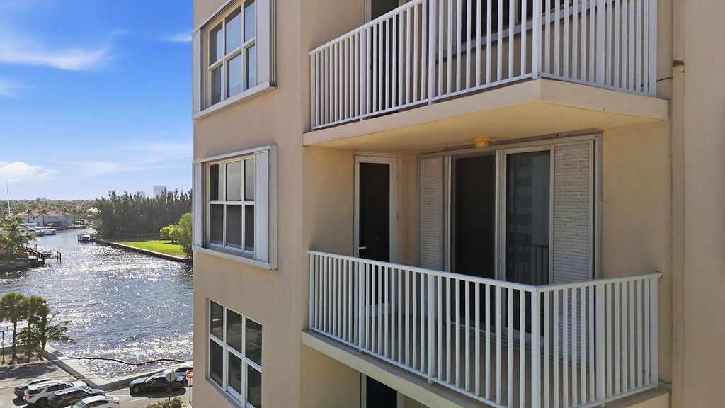 Photo of 1401 S Ocean Drive #704, Hollywood, FL 33019 (MLS # B26041002)