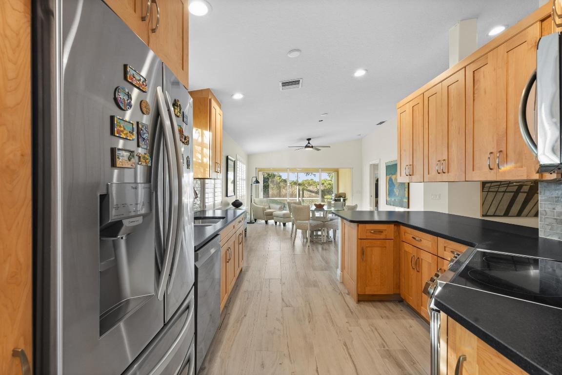 3406 SE Glacier Terrace