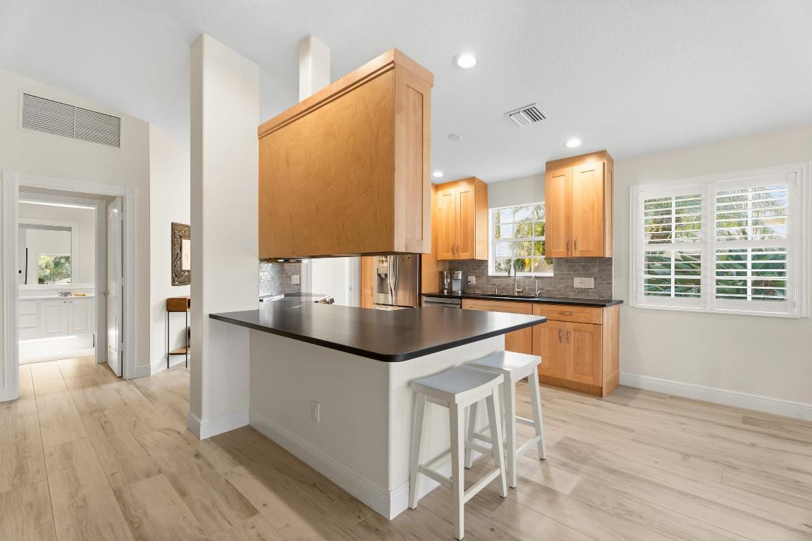 3406 SE Glacier Terrace