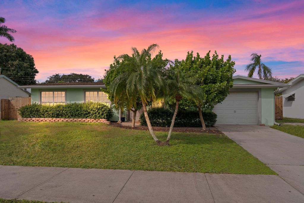 Photo of 413 Philadelphia Drive, Jupiter, FL 33458 (MLS # R10777711)