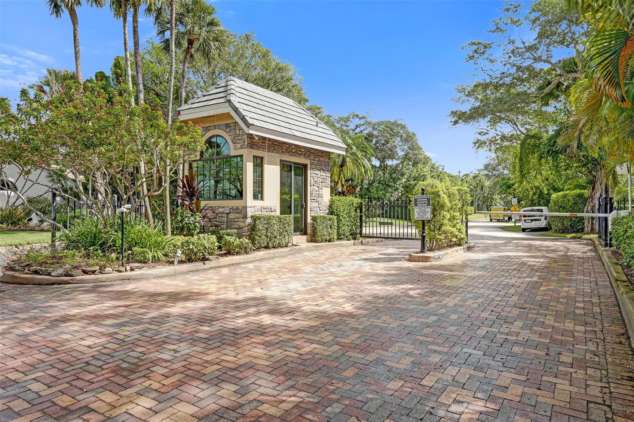 Woodside Estates 127-10 B - Residential