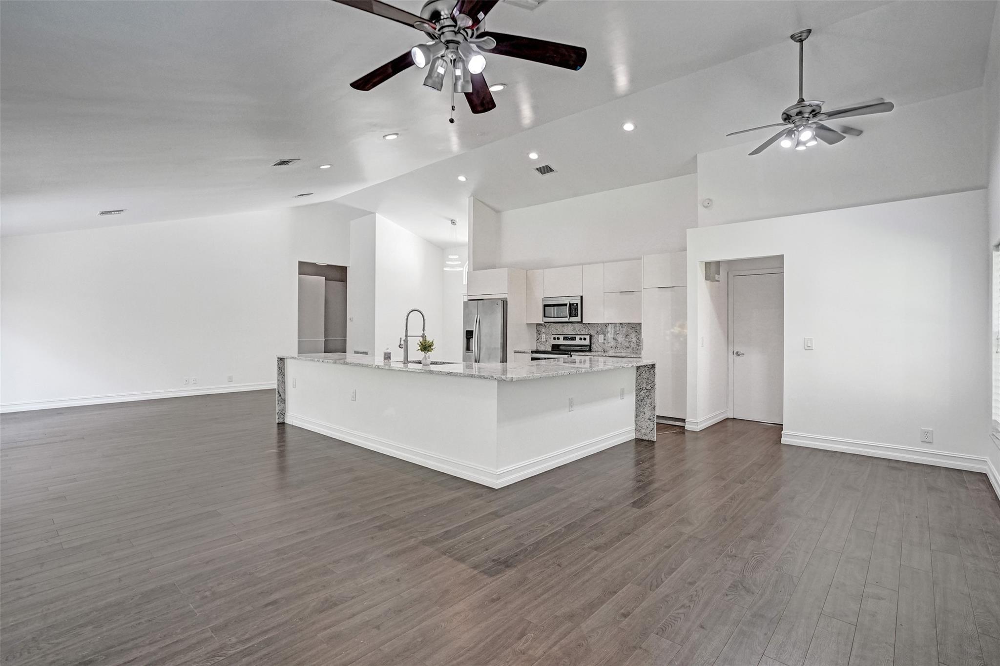 Woodside Estates 127-10 B - Residential