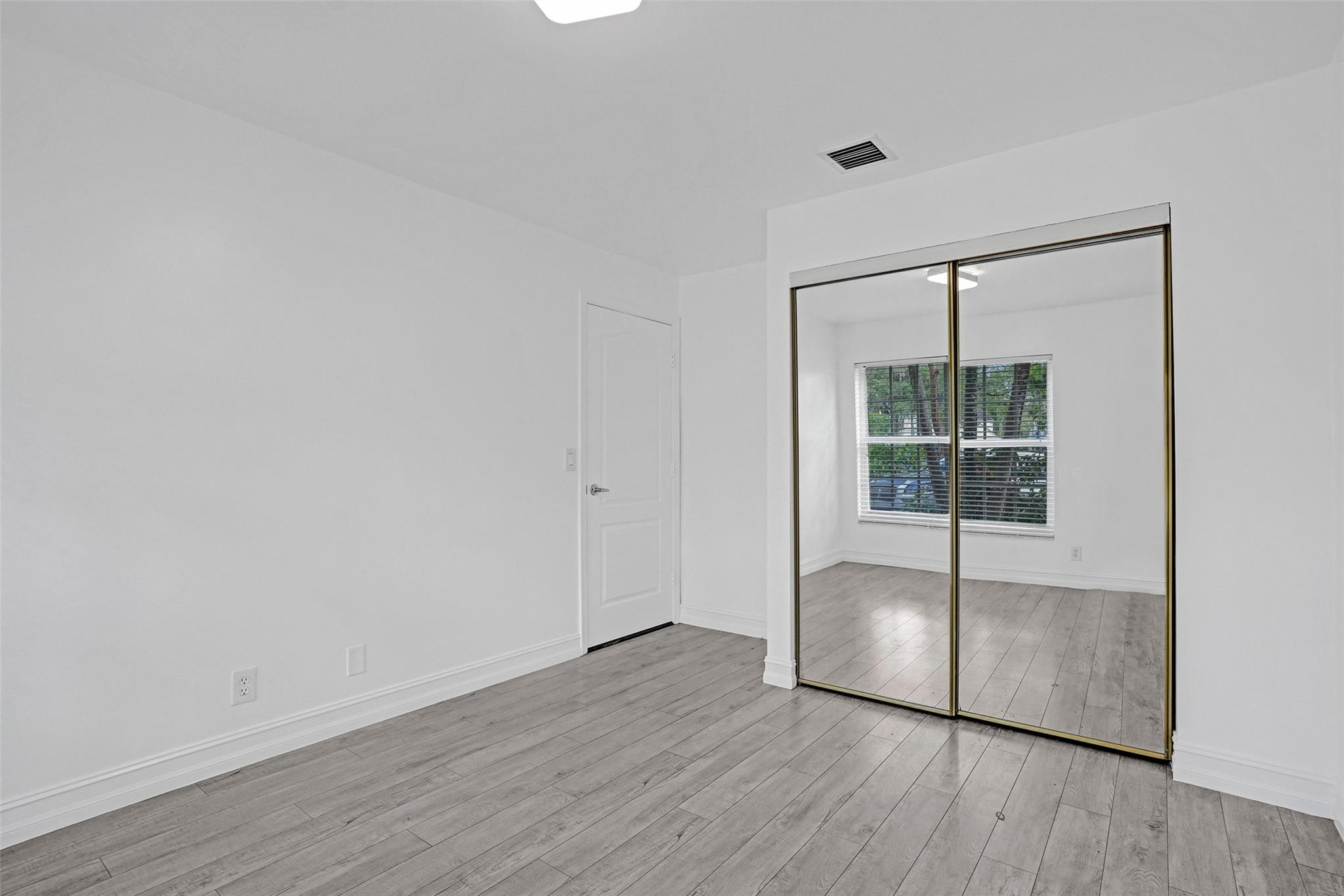 Woodside Estates 127-10 B - Residential