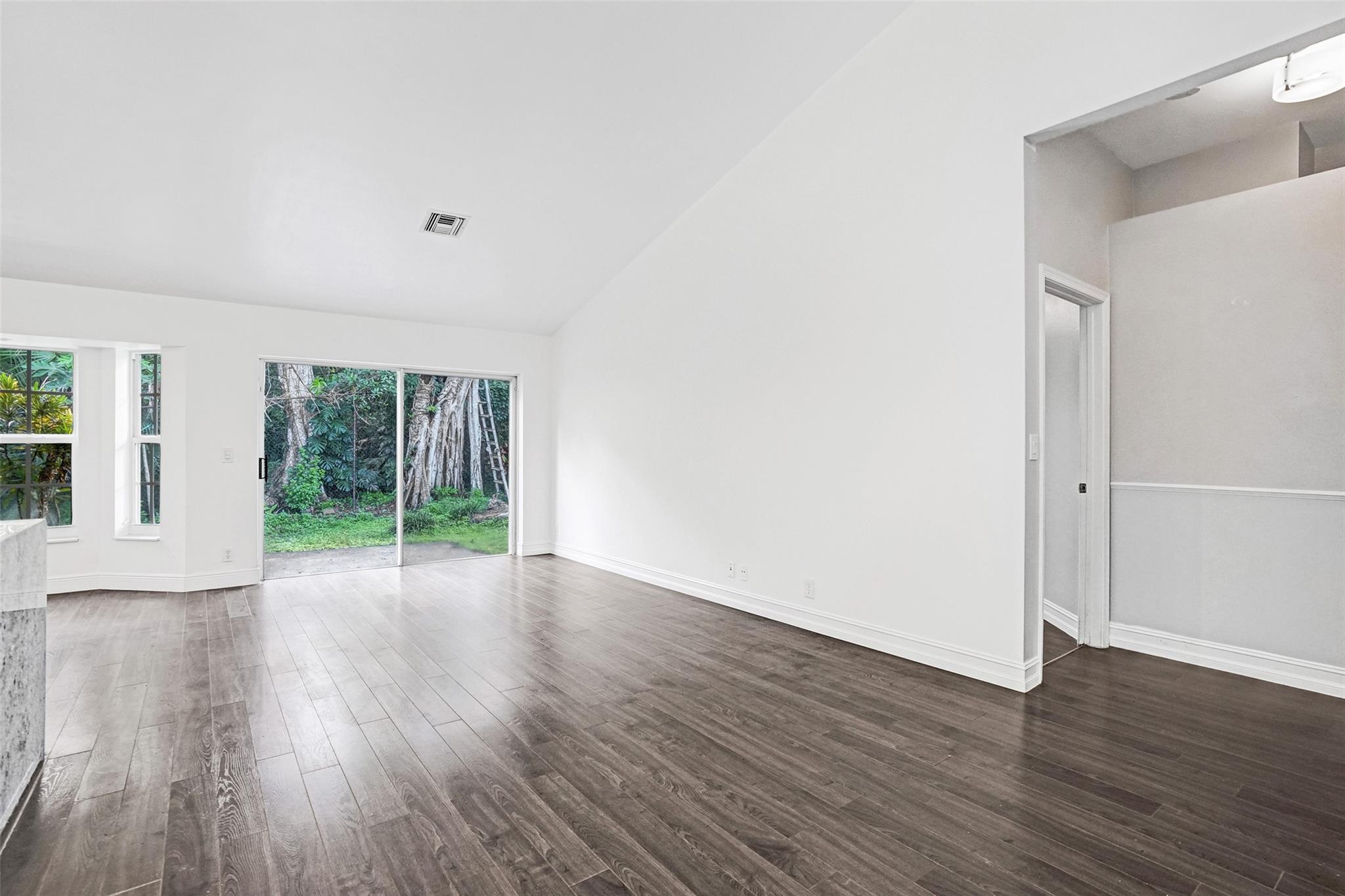 Woodside Estates 127-10 B - Residential